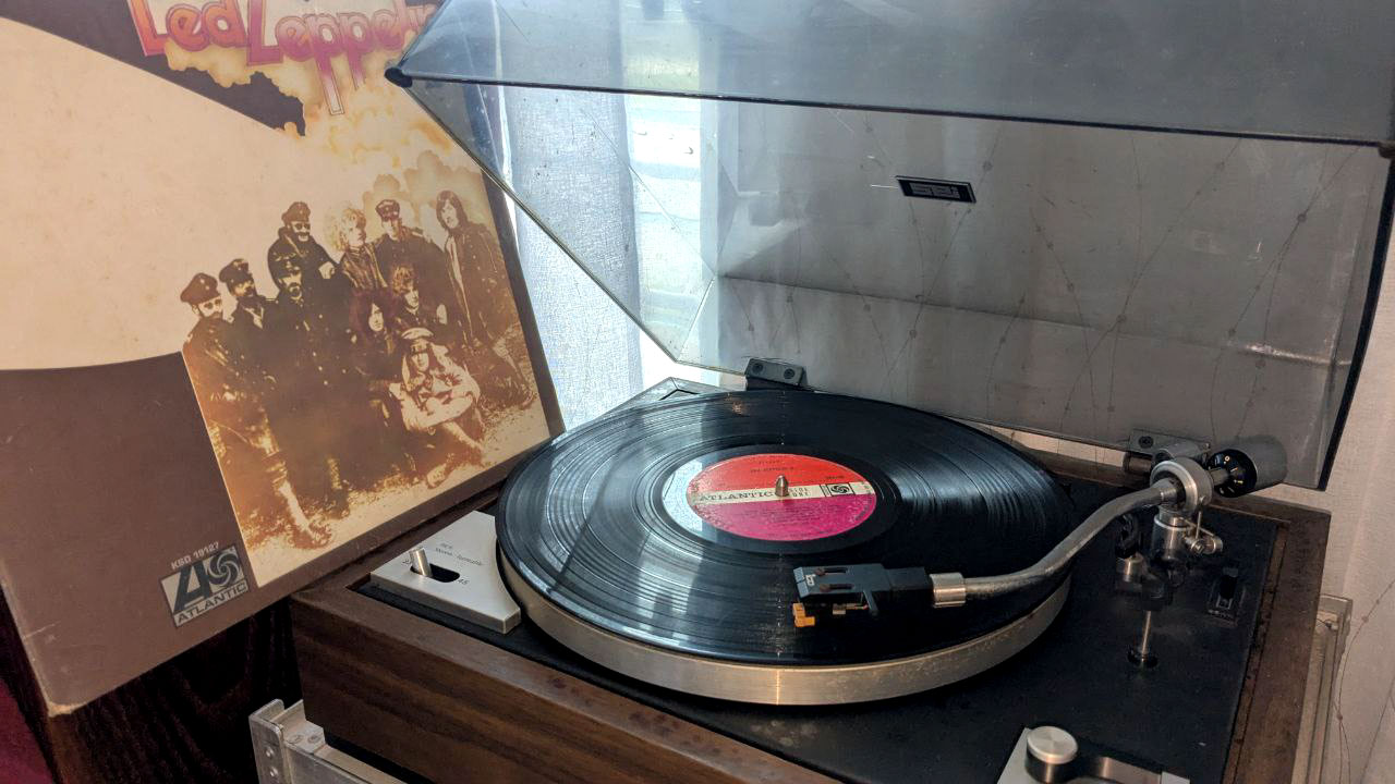 SEI turntable.jpg