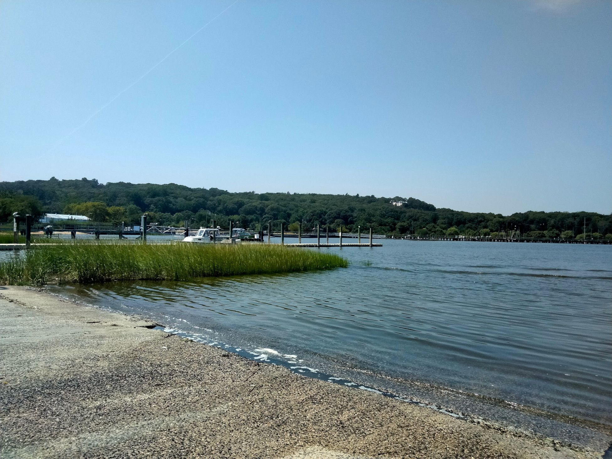 boat reached the pier.png