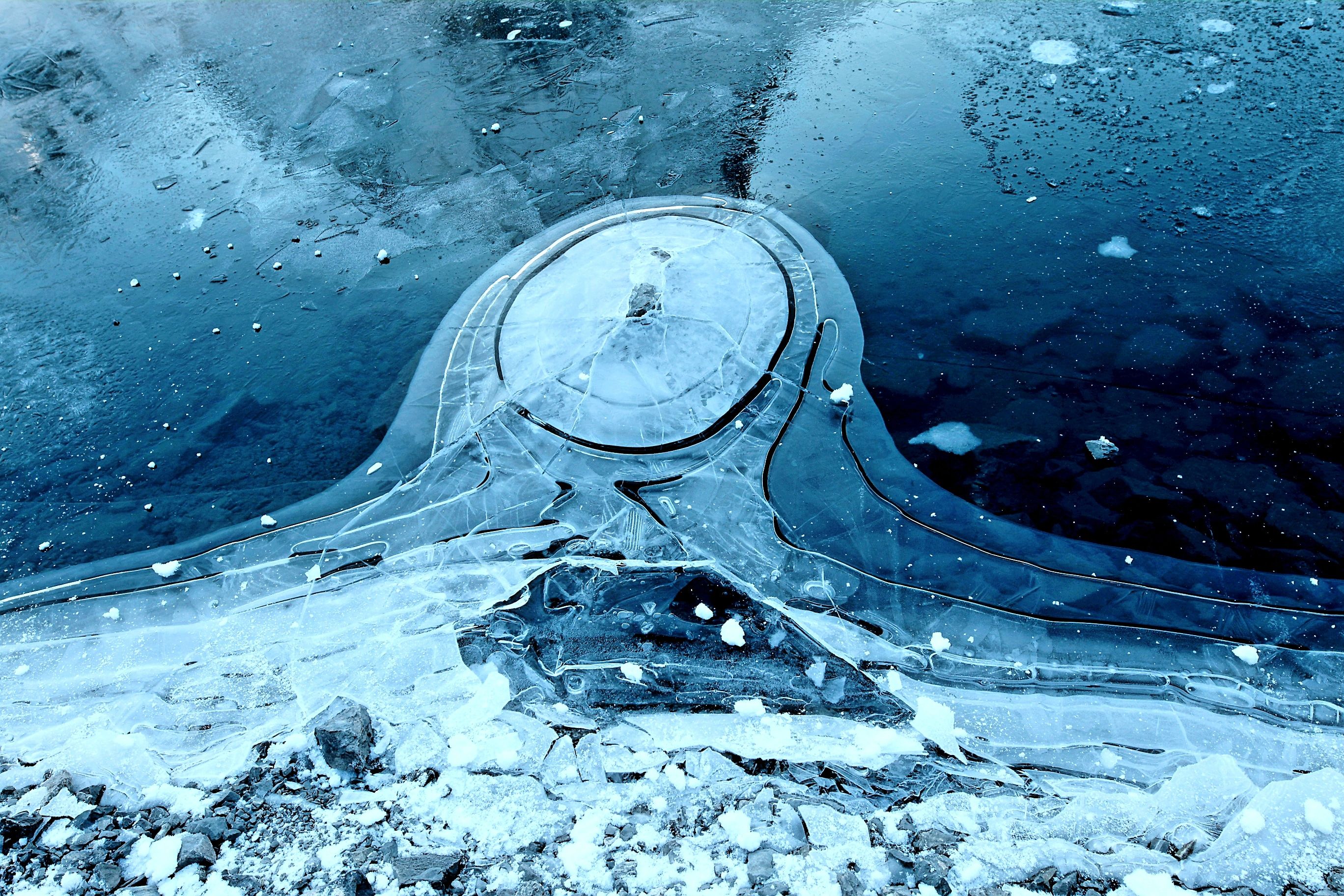 gefrorener See.jpg