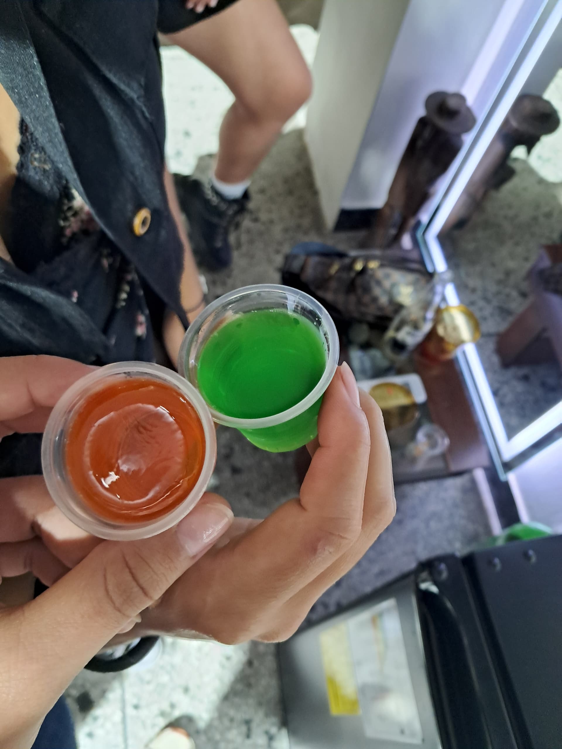 SHOT DE HELATINA CON TEQUILA