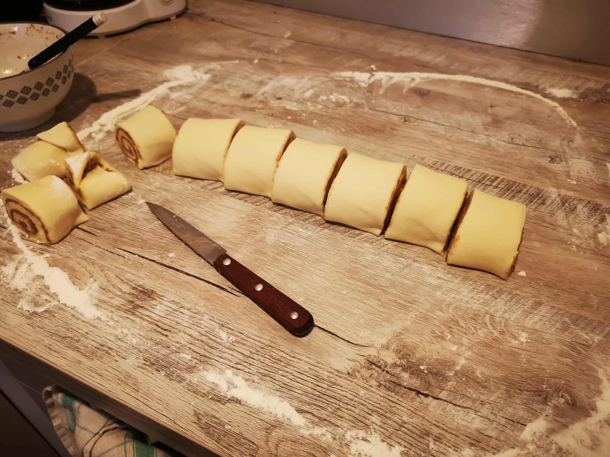 25 cinnamon rolls.jpg