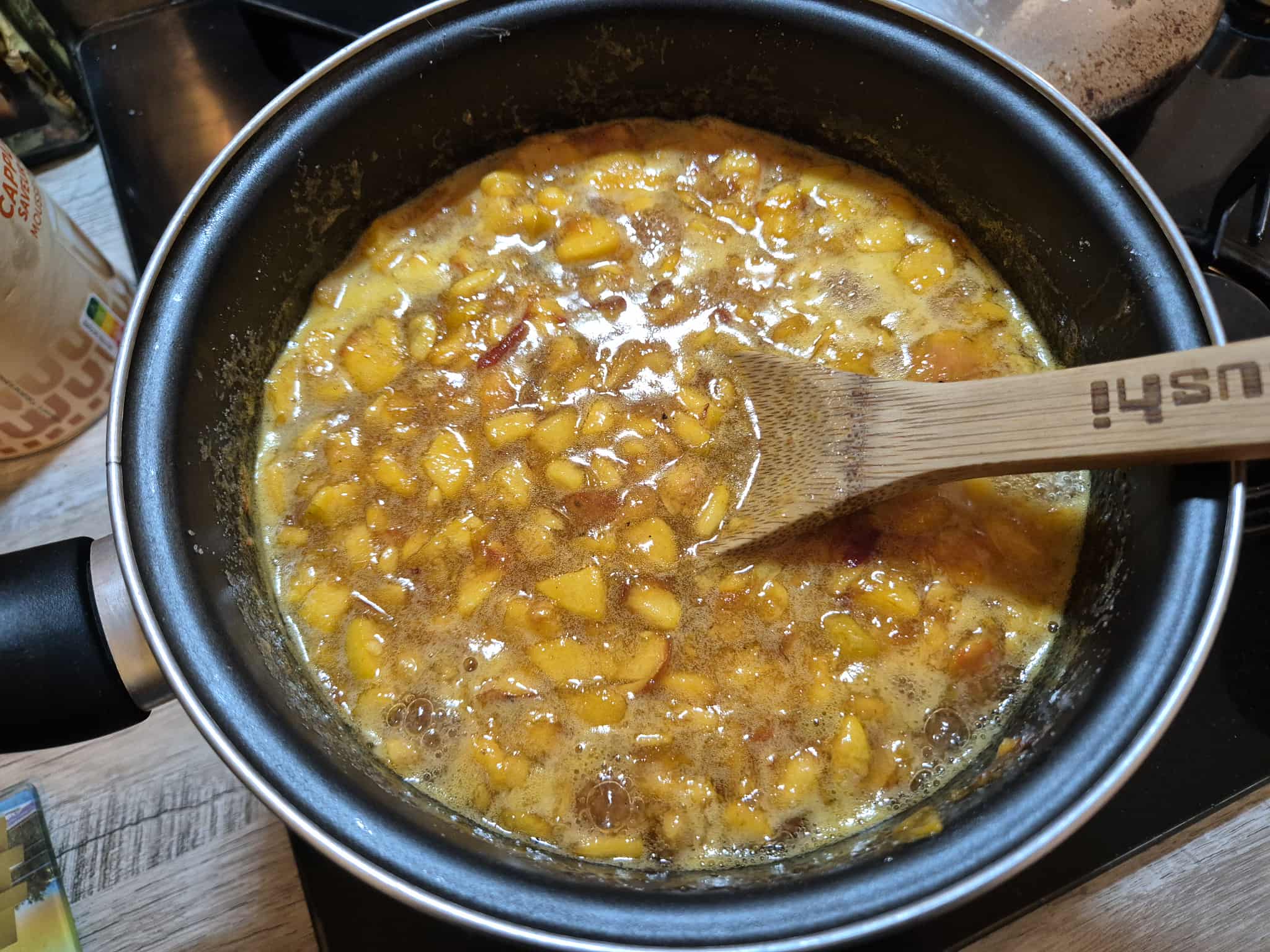 8-confiture de peche.jpg