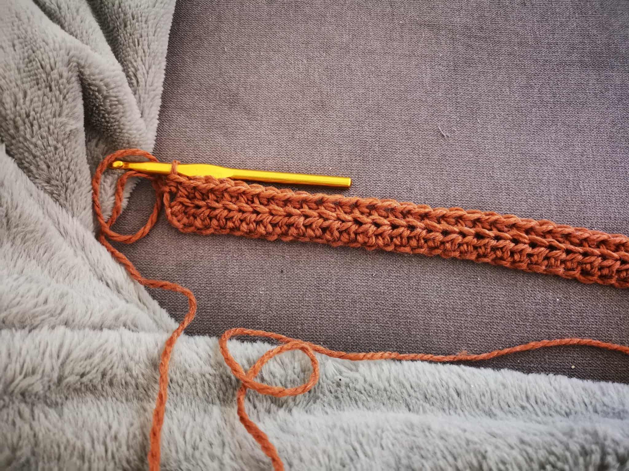 11-pull marron pour l'hiver.jpg