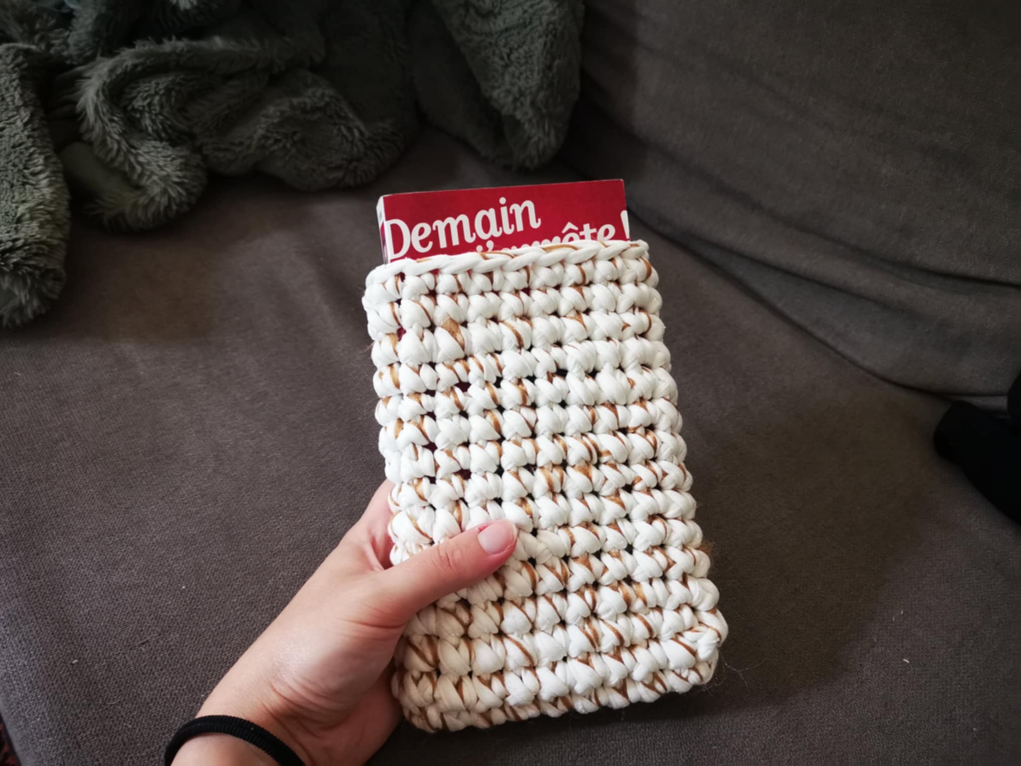 18-pochette livre fil tee-shirt.jpg