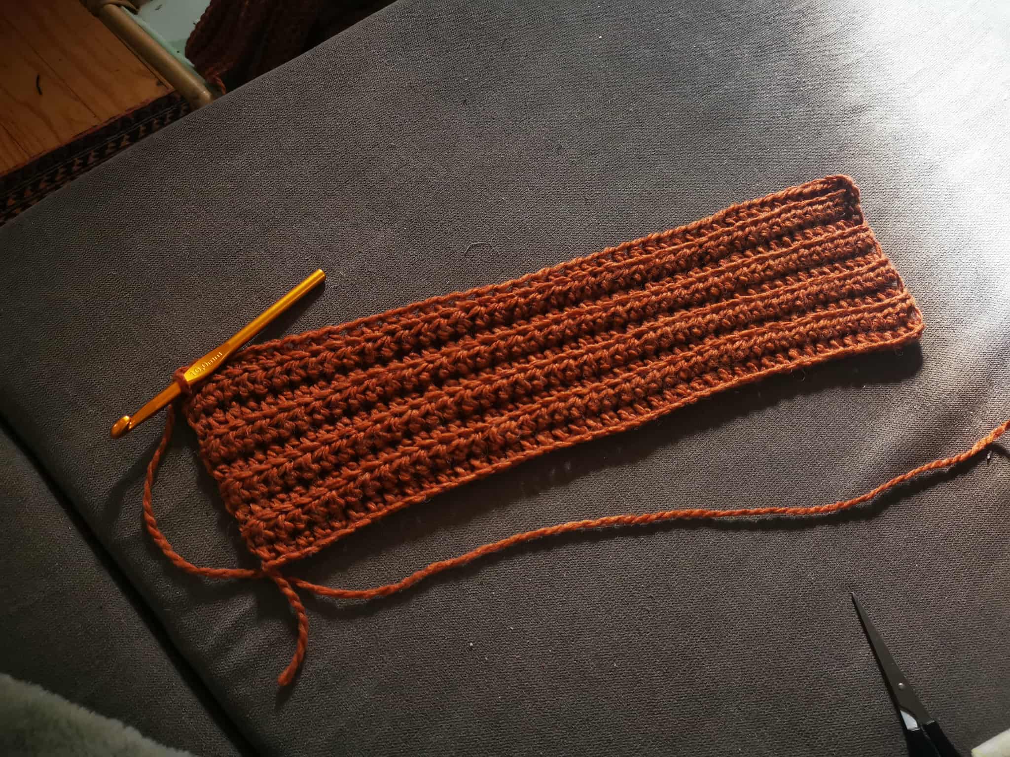 12-pull marron pour l'hiver.jpg