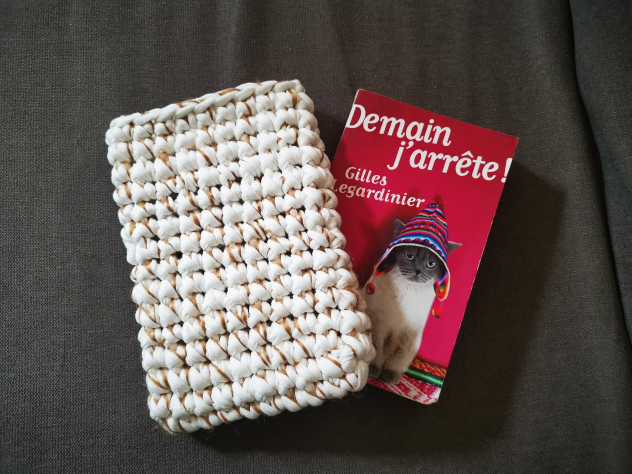 19-pochette livre fil tee-shirt.jpg