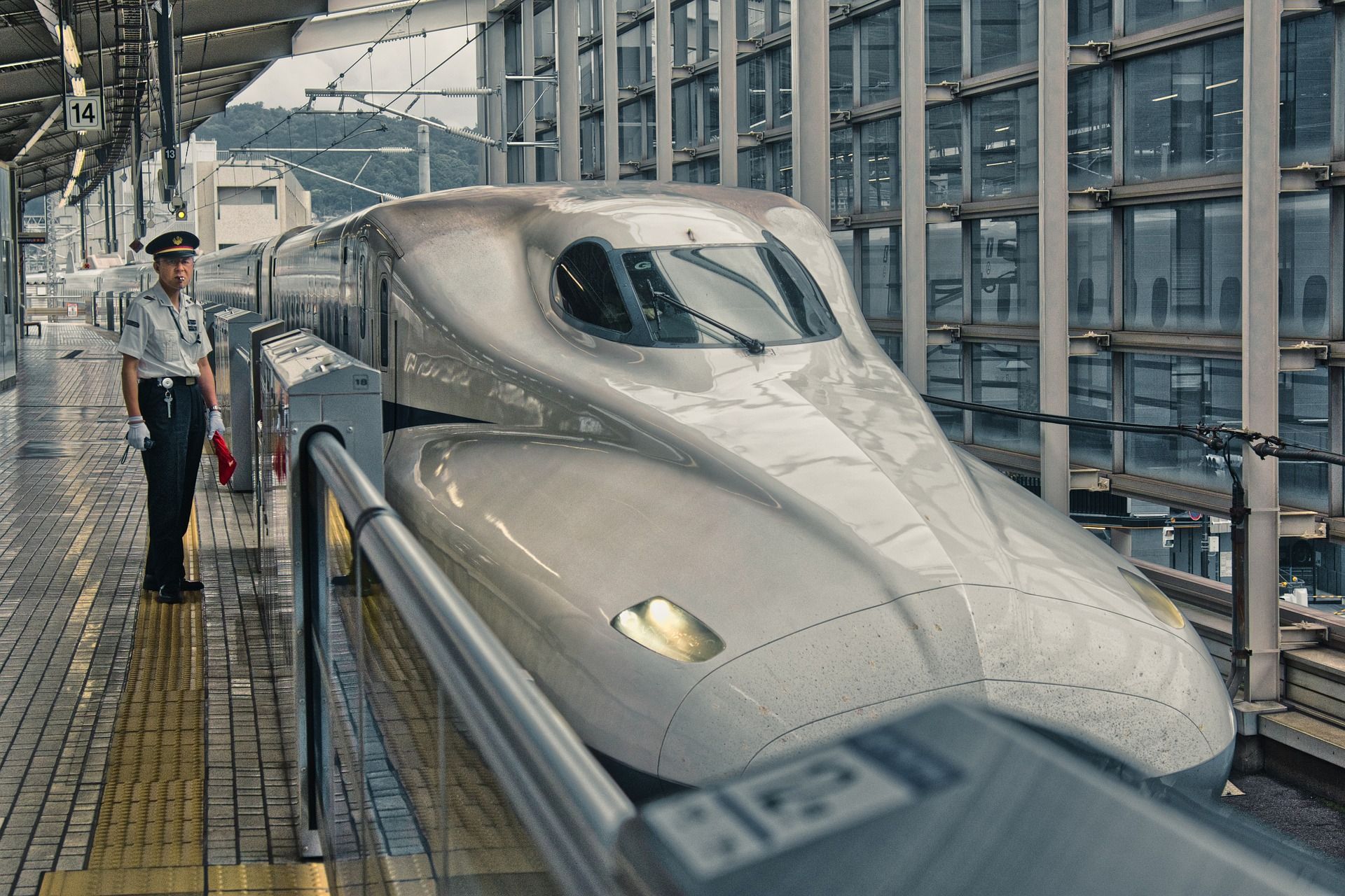 shinkansen-5237269_1920.jpg
