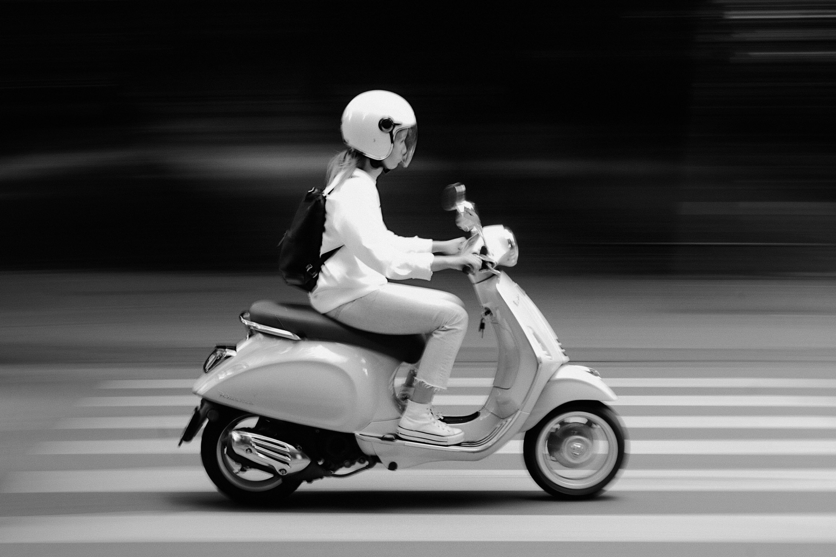 DSCF0555-pxp2-scooter-girl.jpg