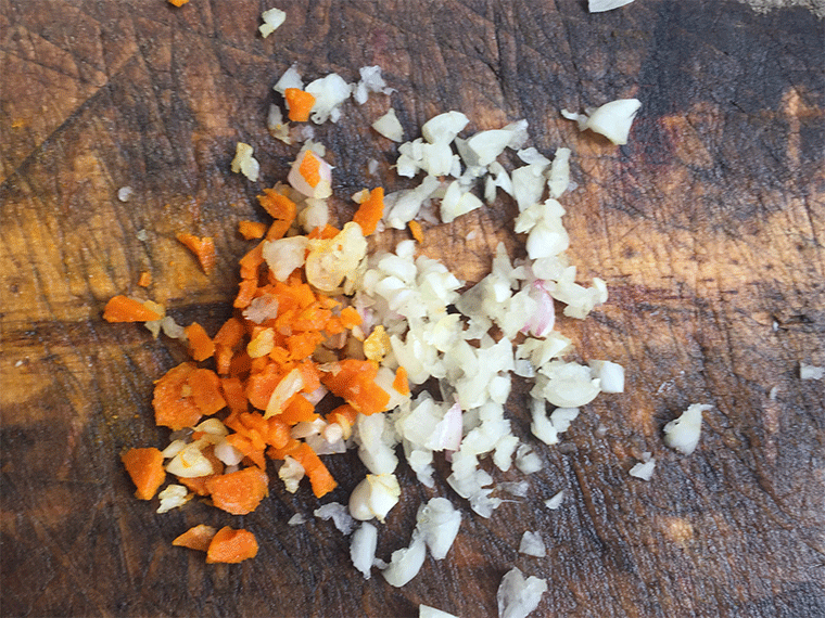 Cúrcuma-y-ajo-picado.png