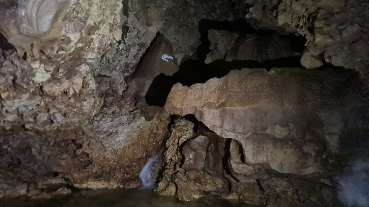cave2.jpg
