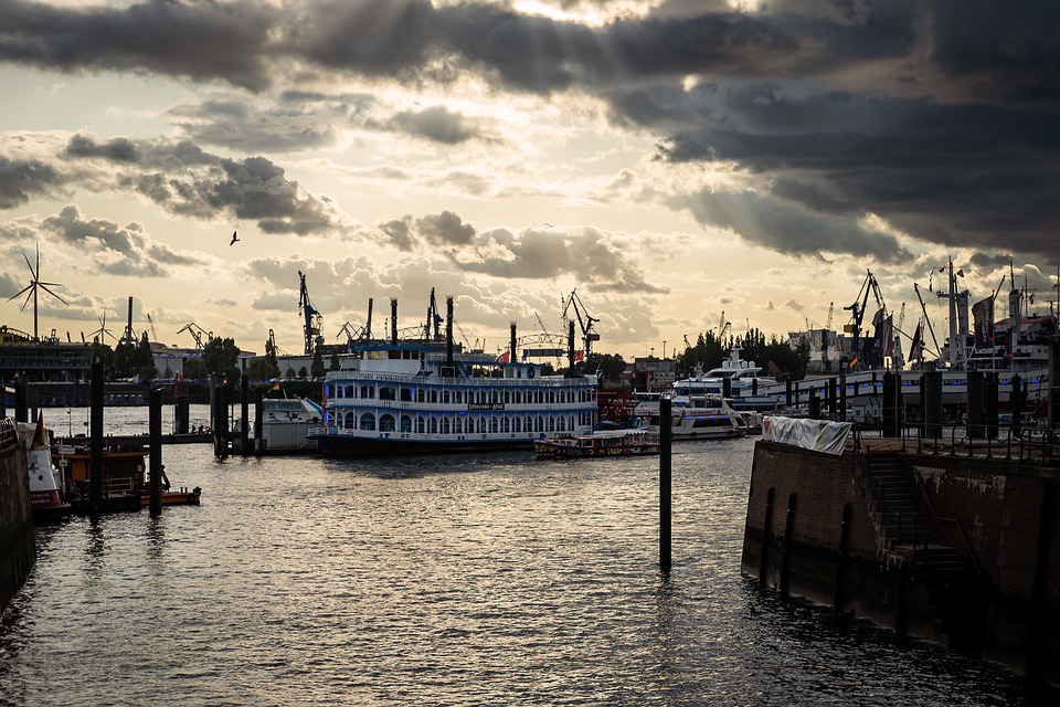 hamburg-4468562_960_720.jpg