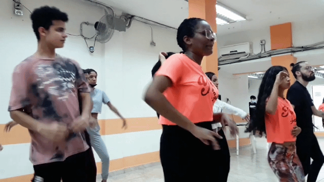 El Baile una Experiencia de Vida - Documental_3.gif