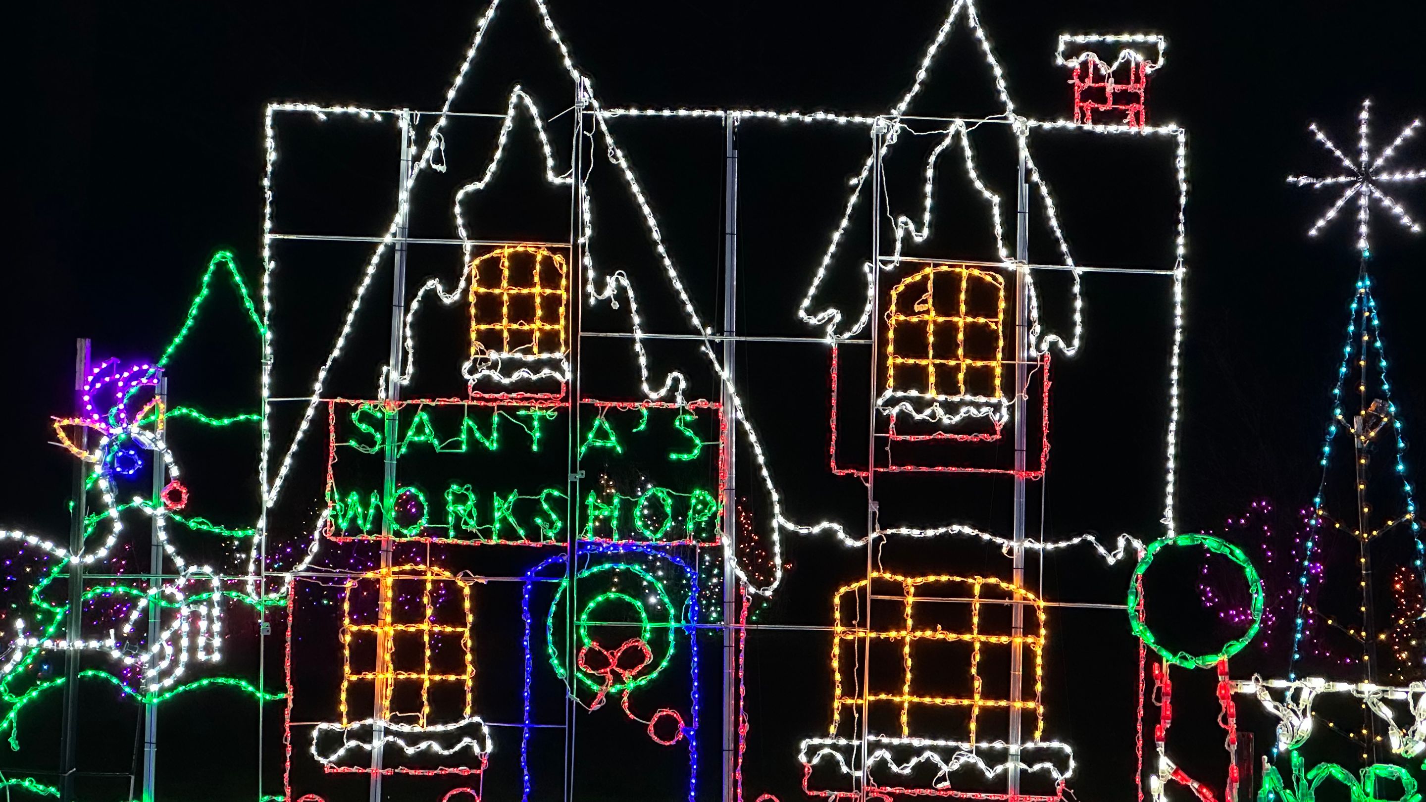 santas workshop 2.png