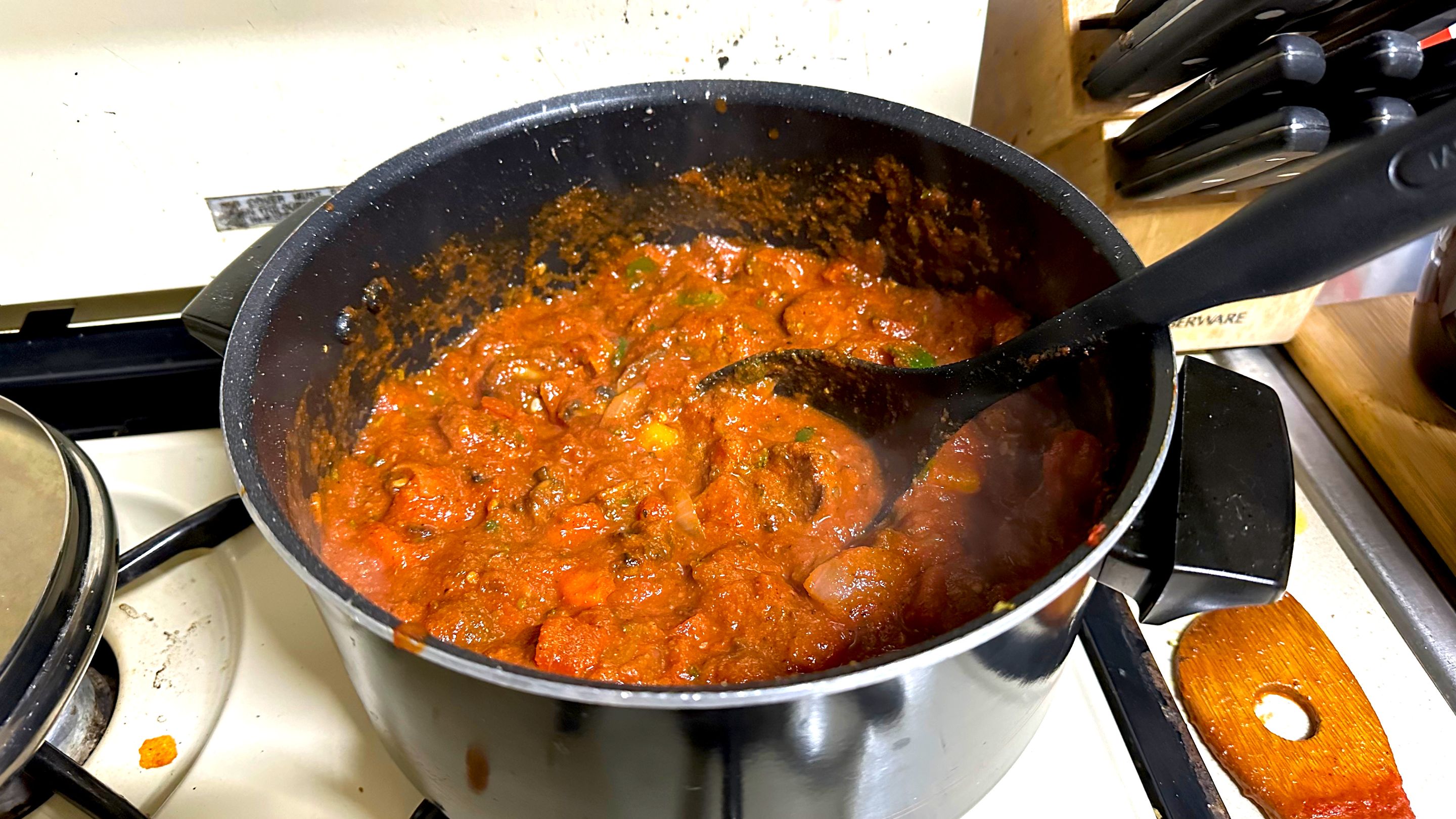 sause cooking in pot.jpg