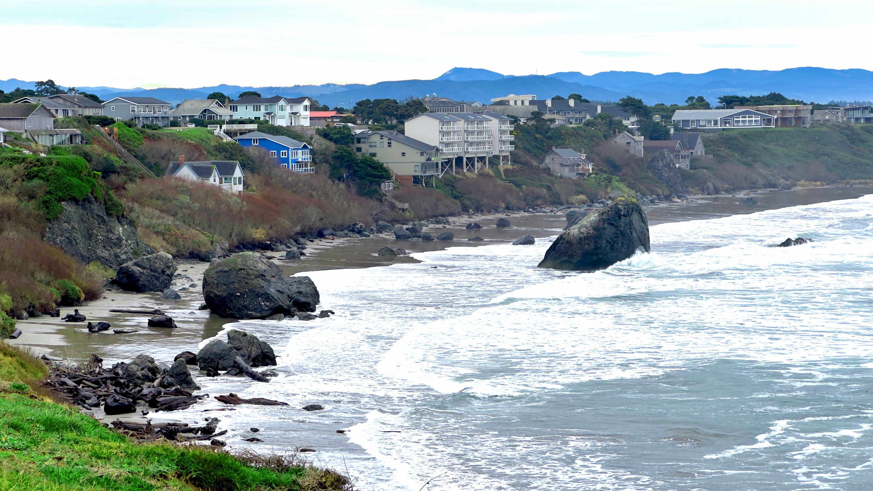 bandon beach houses.jpg