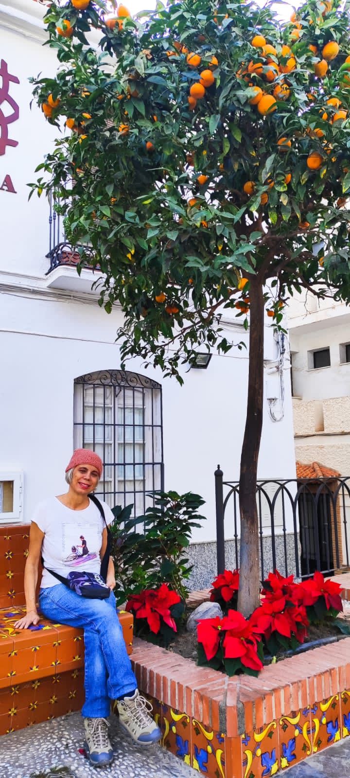 Salobreña yo junto al naranjo.jpg