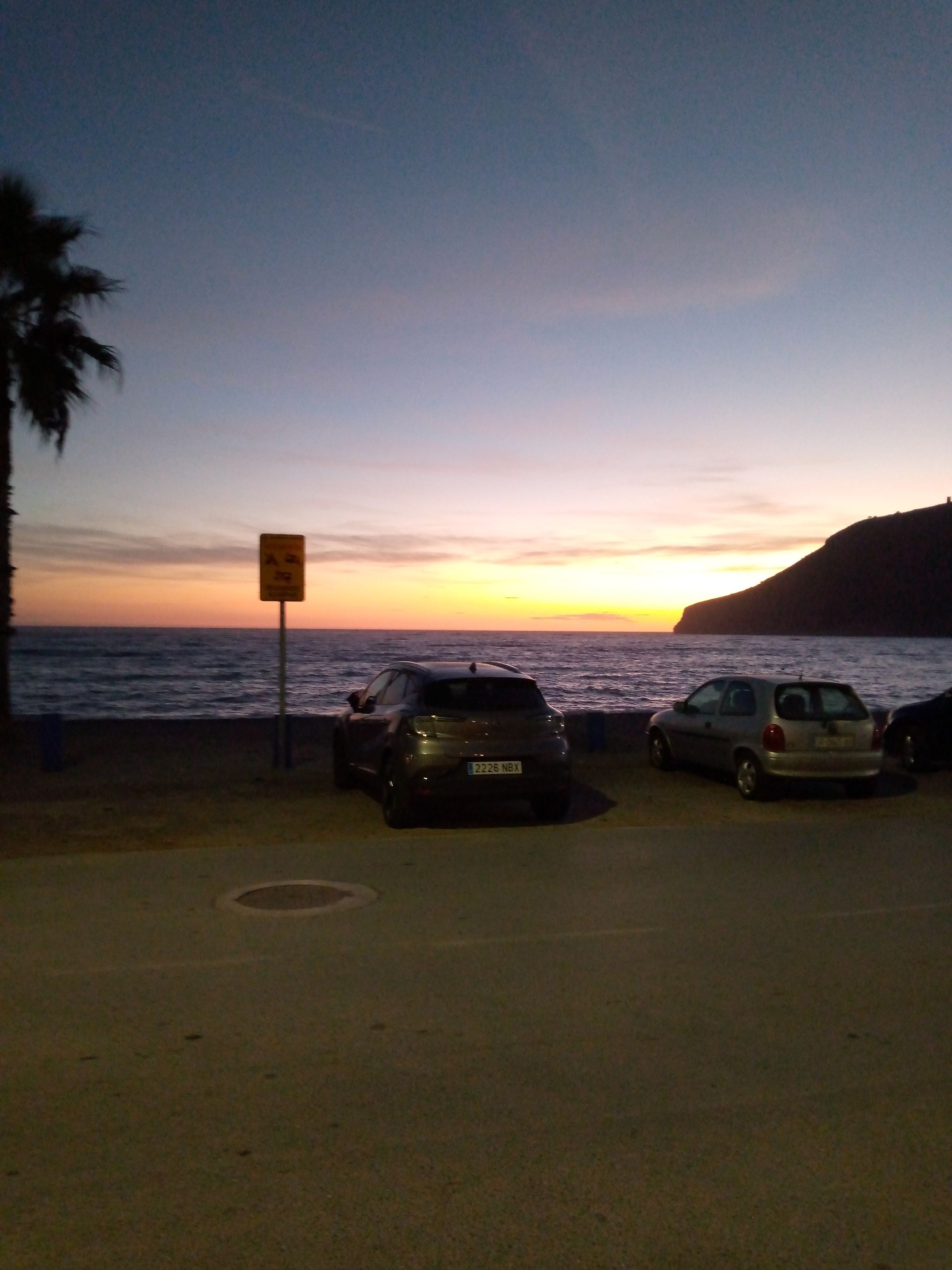 Atardecer La Herradura 4 carros.jpg