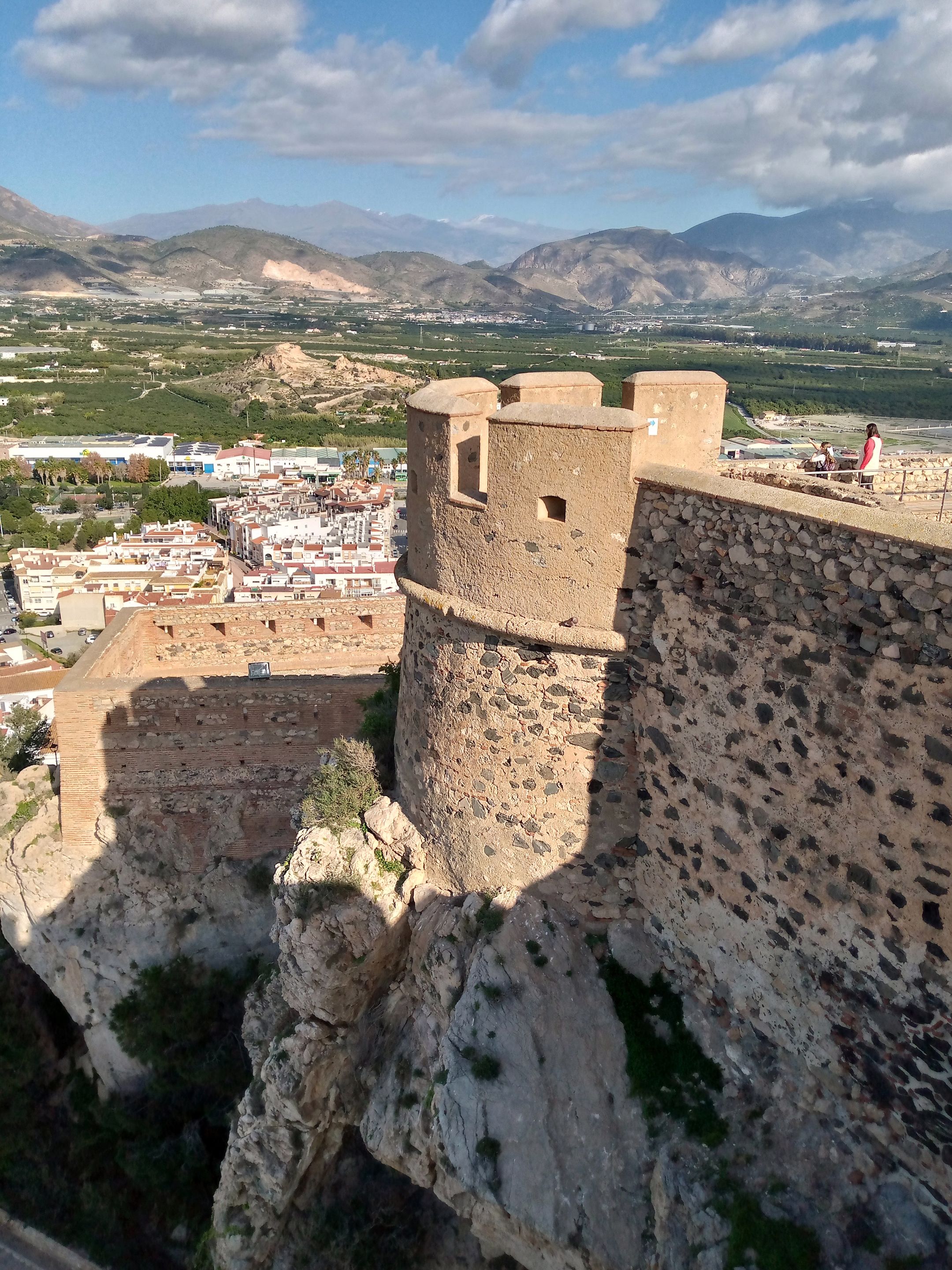 Salobreña castillo árabe torres.jpg