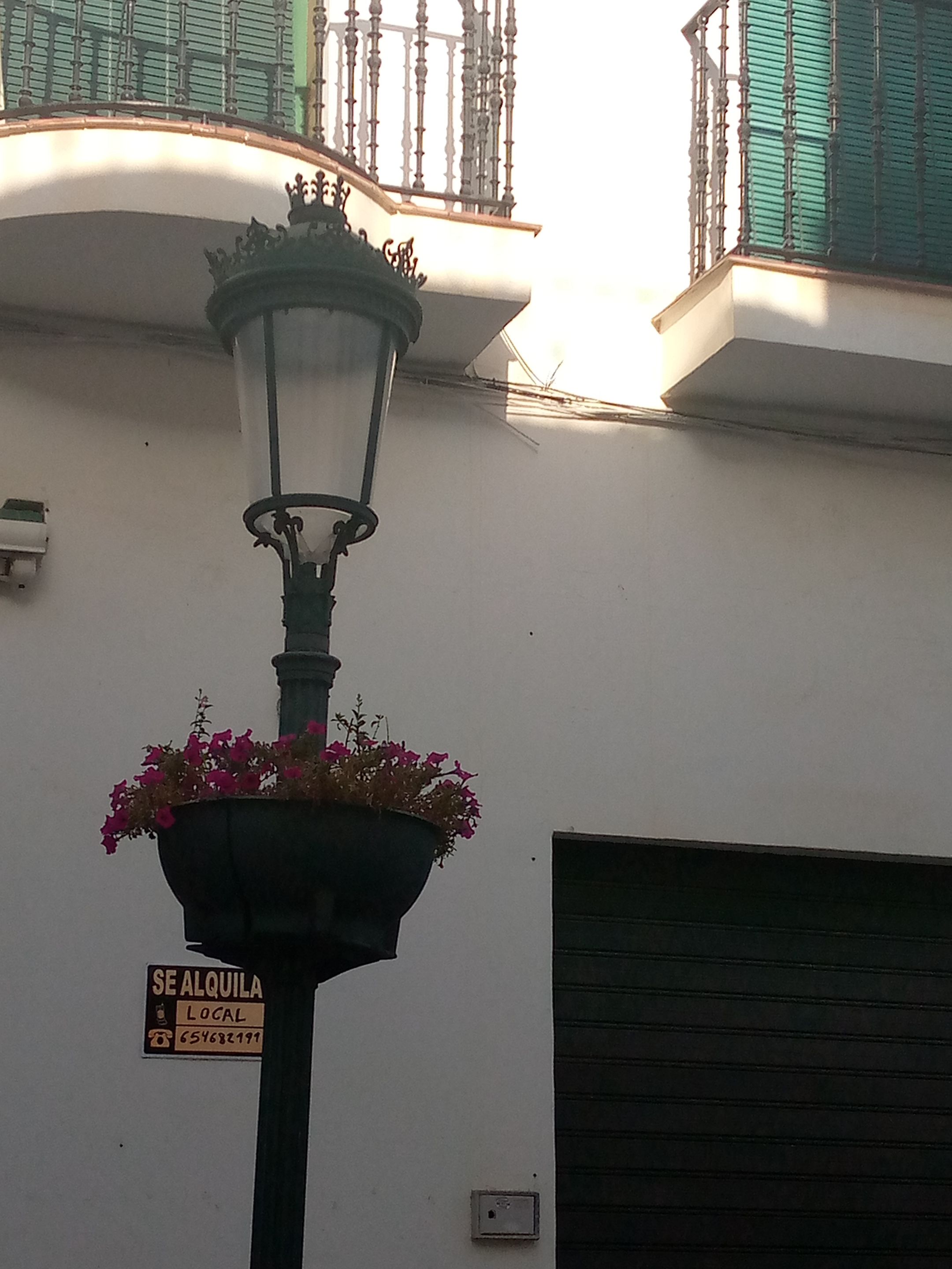 farol y calle.jpg