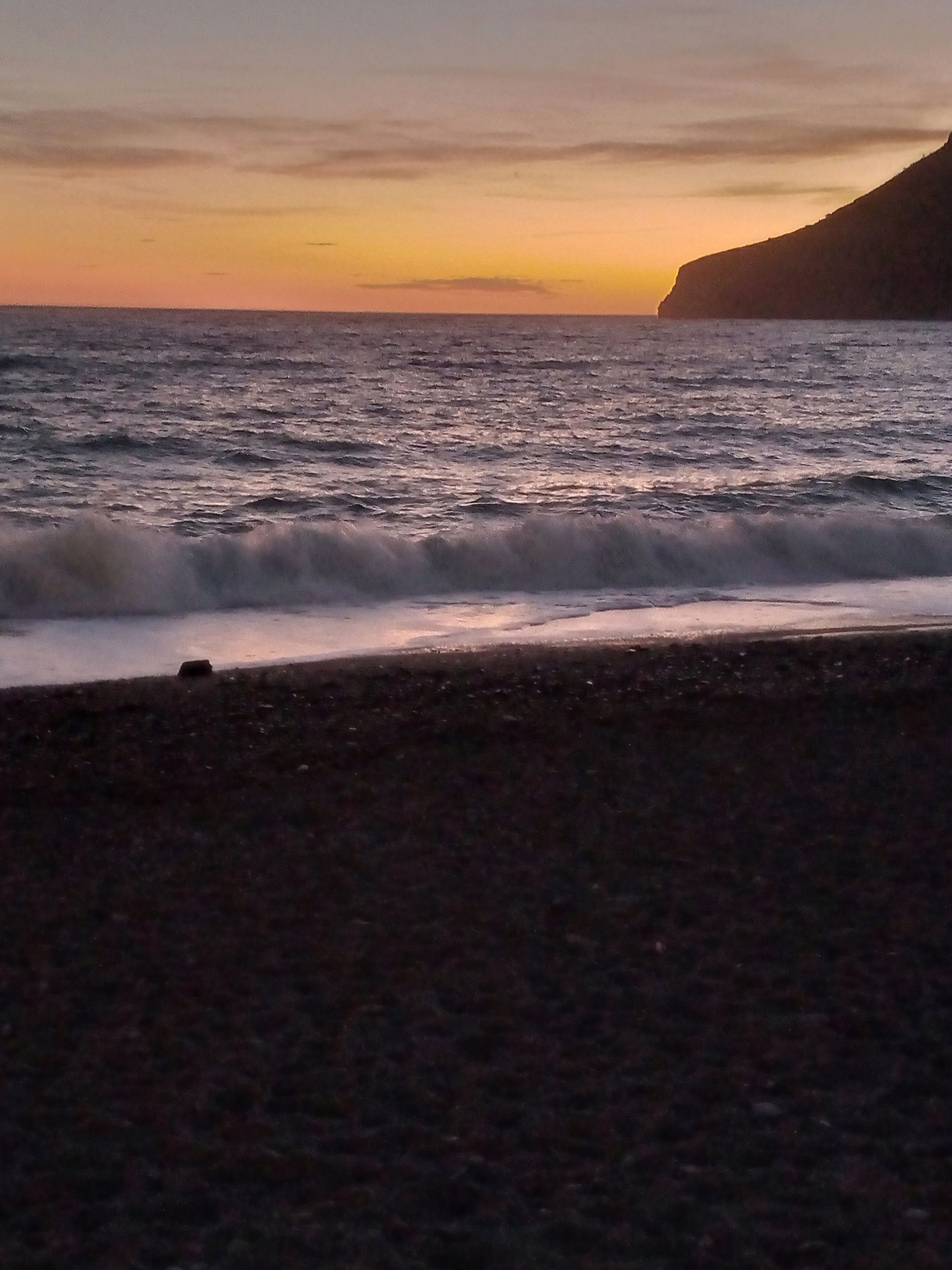 Atardecer La Herradura 1 Olas.jpg