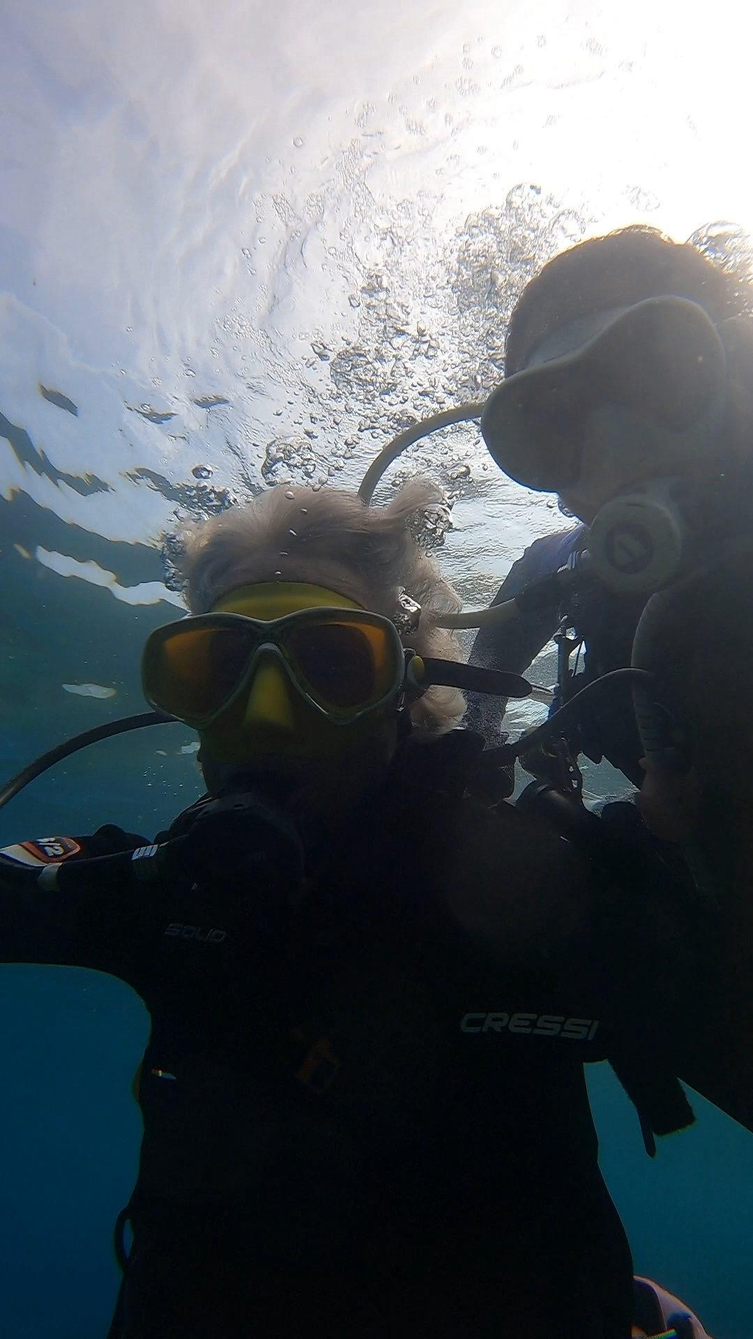 yo y Rux bajo el agua.jpg