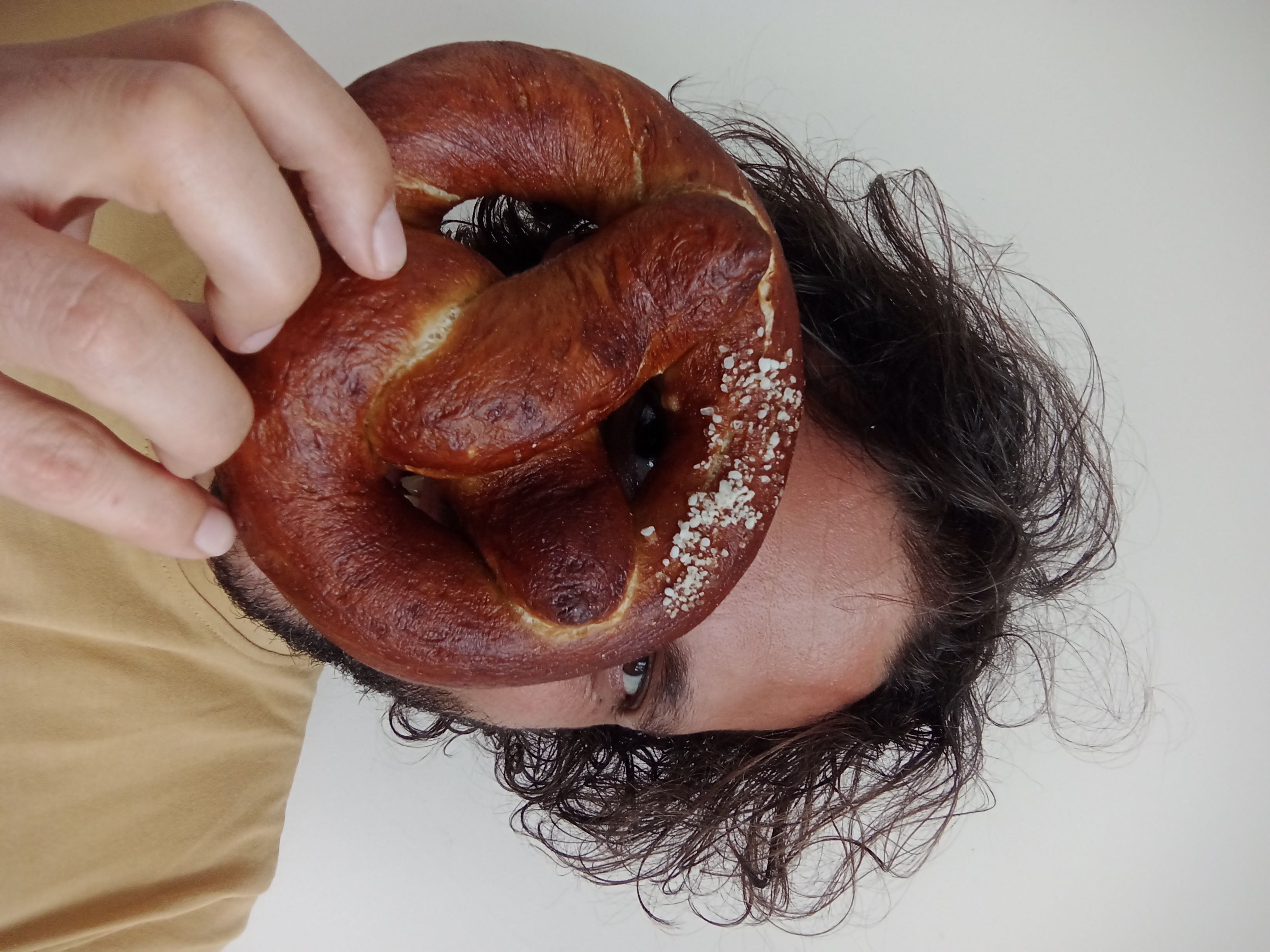 If you cut out my face, this looks very much like a Horror-Pretzel. Delicious Horror.