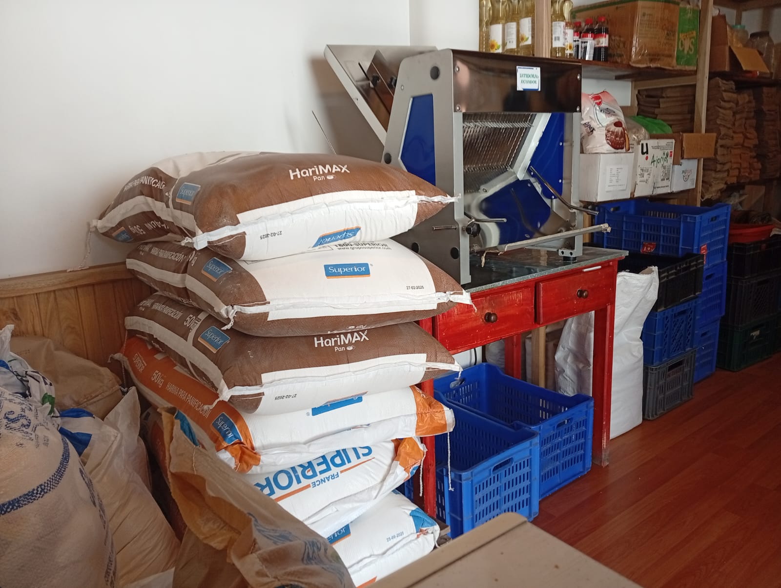 That should be enough for 2 more weeks of baking - if the gas doesn't run out, first. But we're creative about everything these days. Even installed a little electric oven, though we won't be able to prepare the same quantity with it.