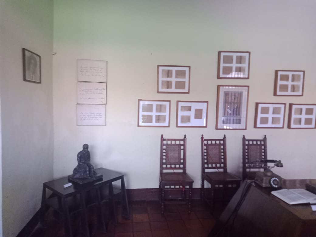 Oficina y pasillo 1 (1).jpeg