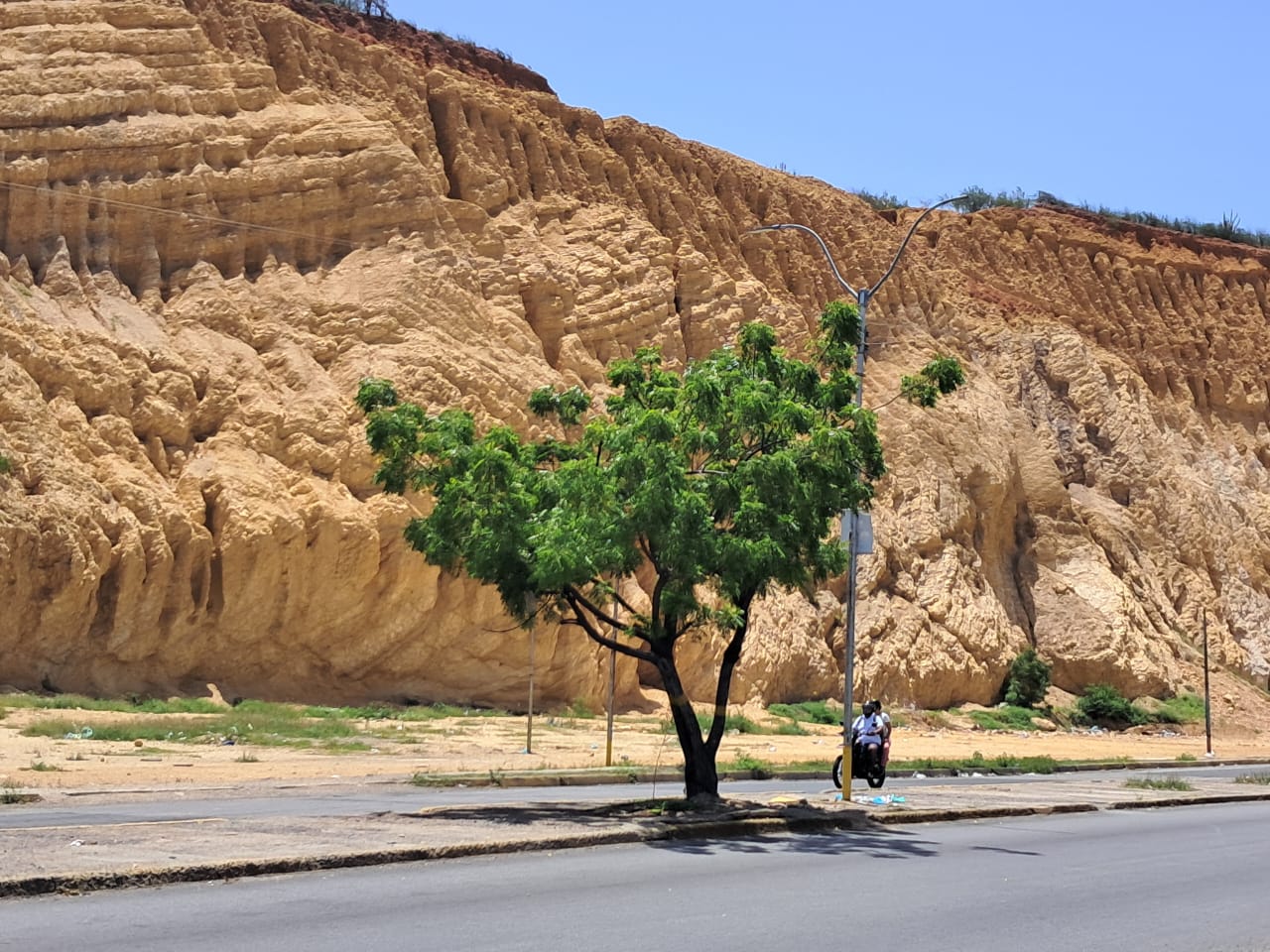 cerro y más (3).jpeg