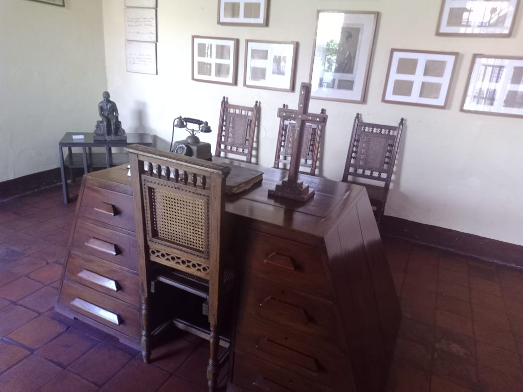 Oficina y pasillo 1 (15).jpeg