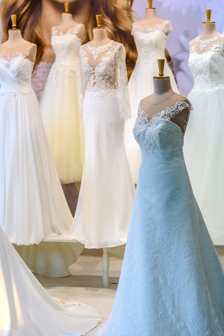 salon-of-wedding-dresses-1967291_1280.jpg