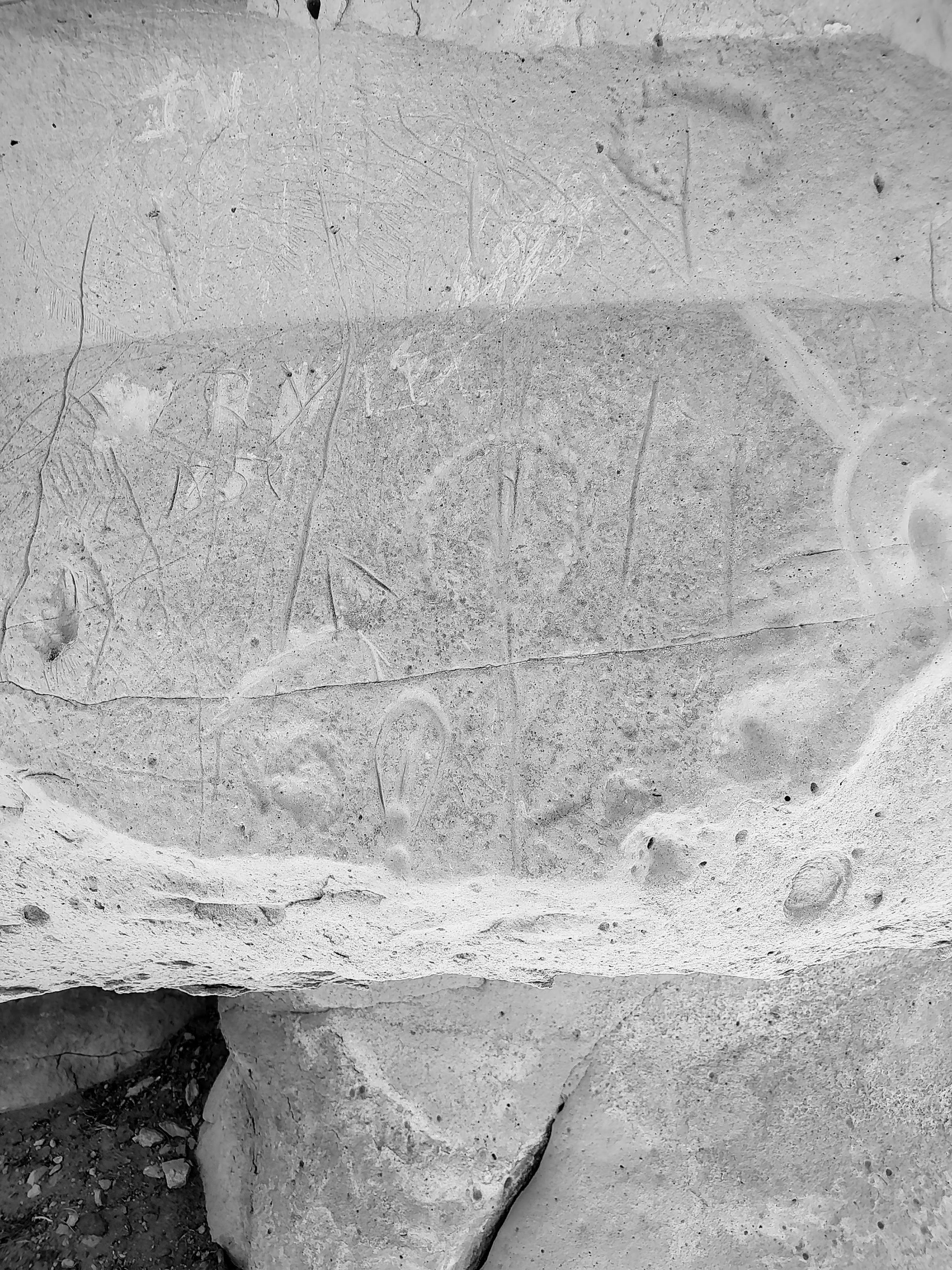 A Grafiti Rock.jpg