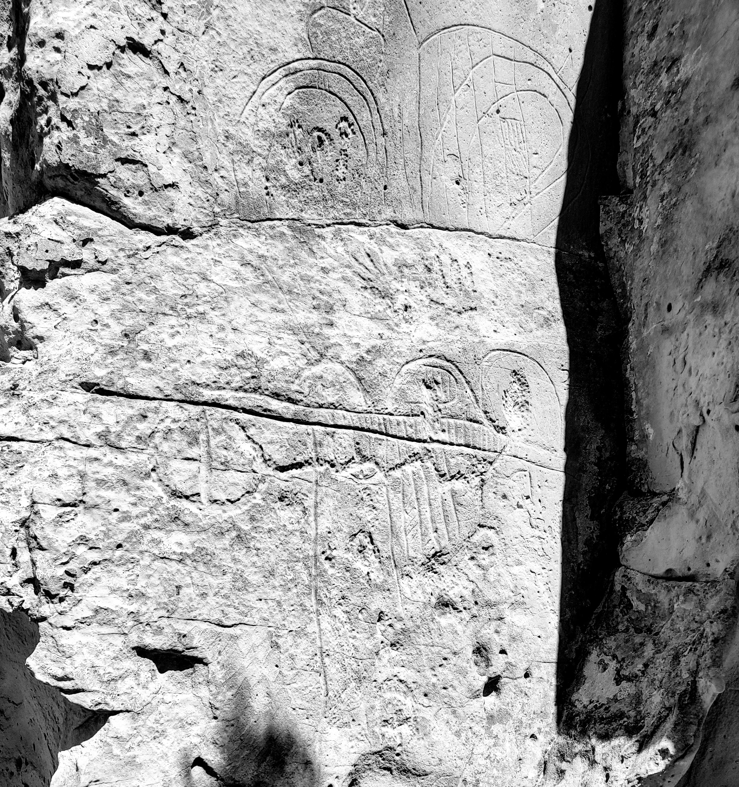 A picture rock b&w.jpg