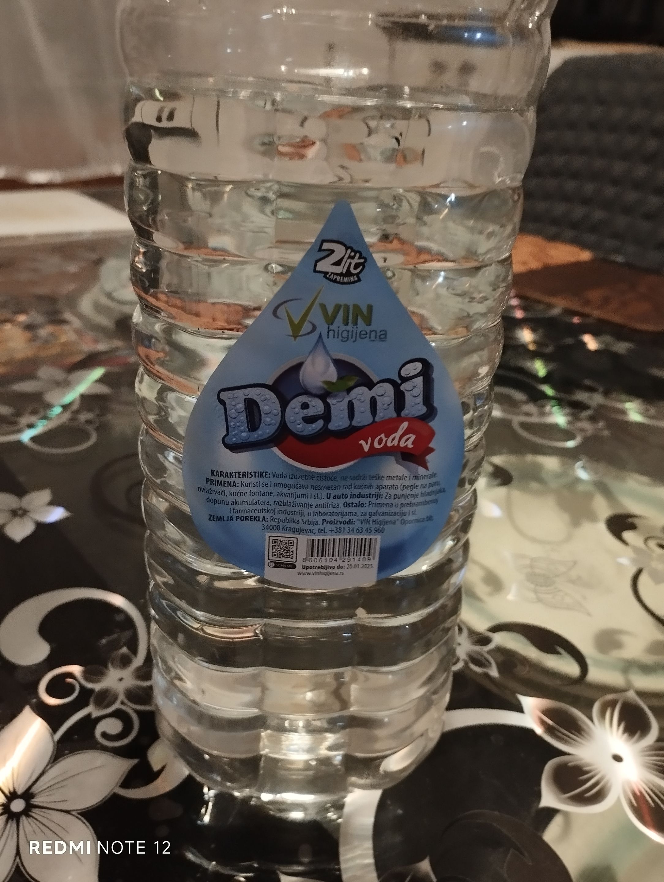 DESTILOVANA VODA.jpg