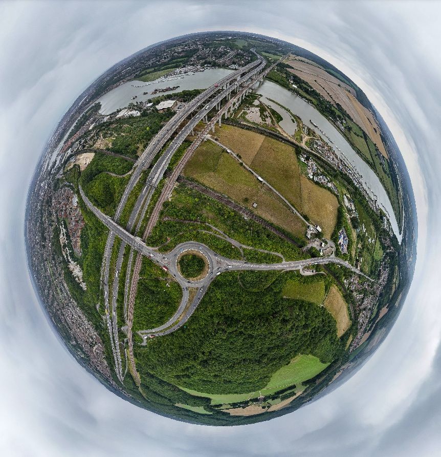 Kent Ranscombe Railway Crossing planet.jpg