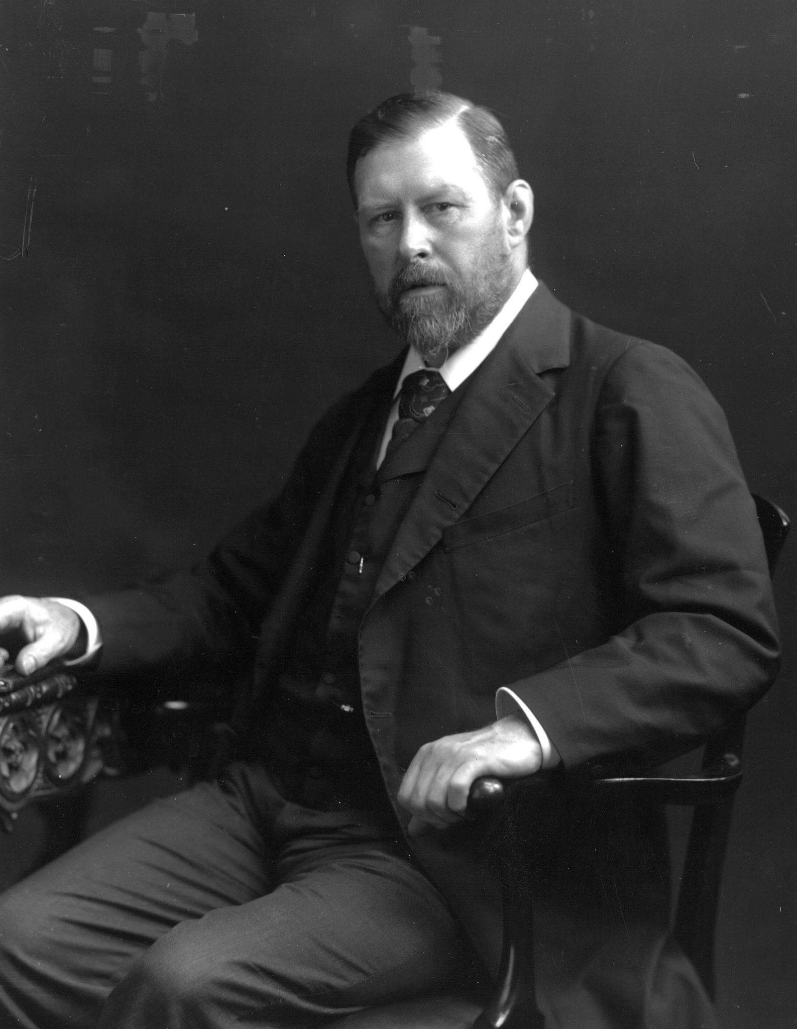 Bram_Stoker_1906.png