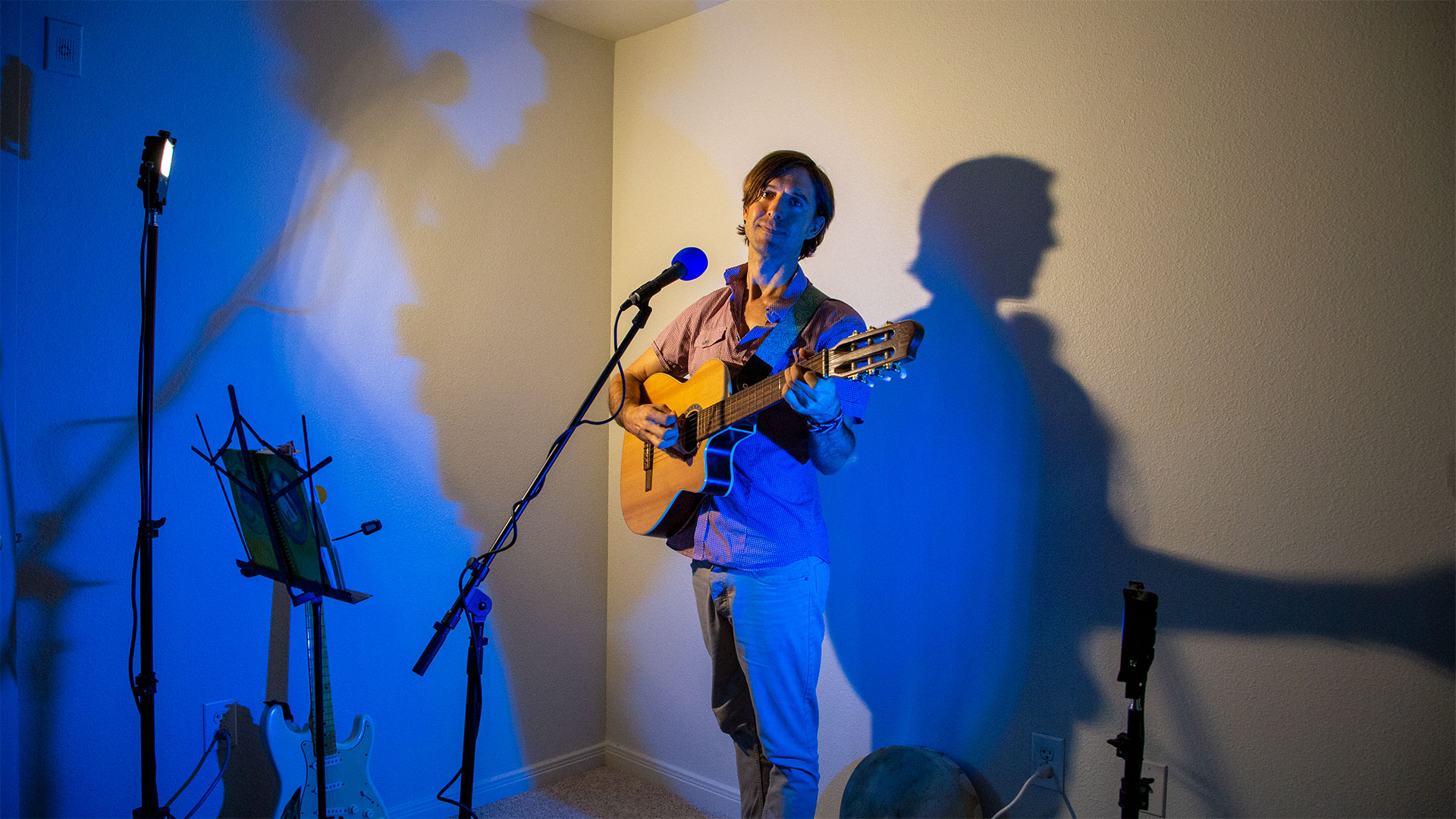 Cabe-Lindsay-Hive-Open-Mic-65j.jpg