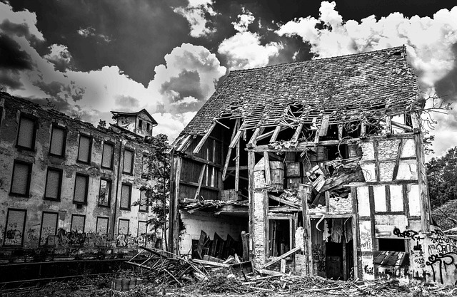 disintegration-1882121_640.jpg