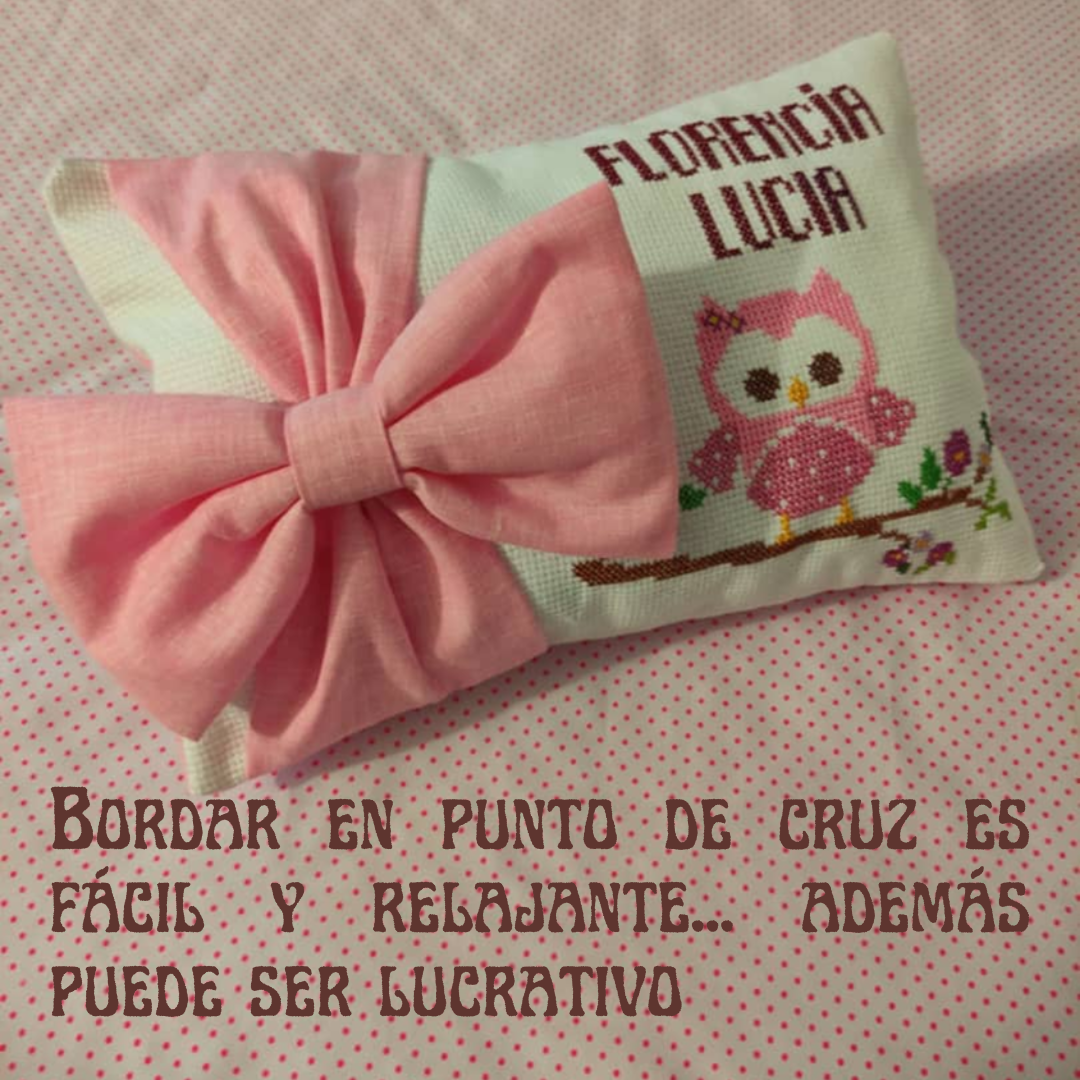 Post de Instagram decoración casa de campo con imágenes y flores colores suaves.png