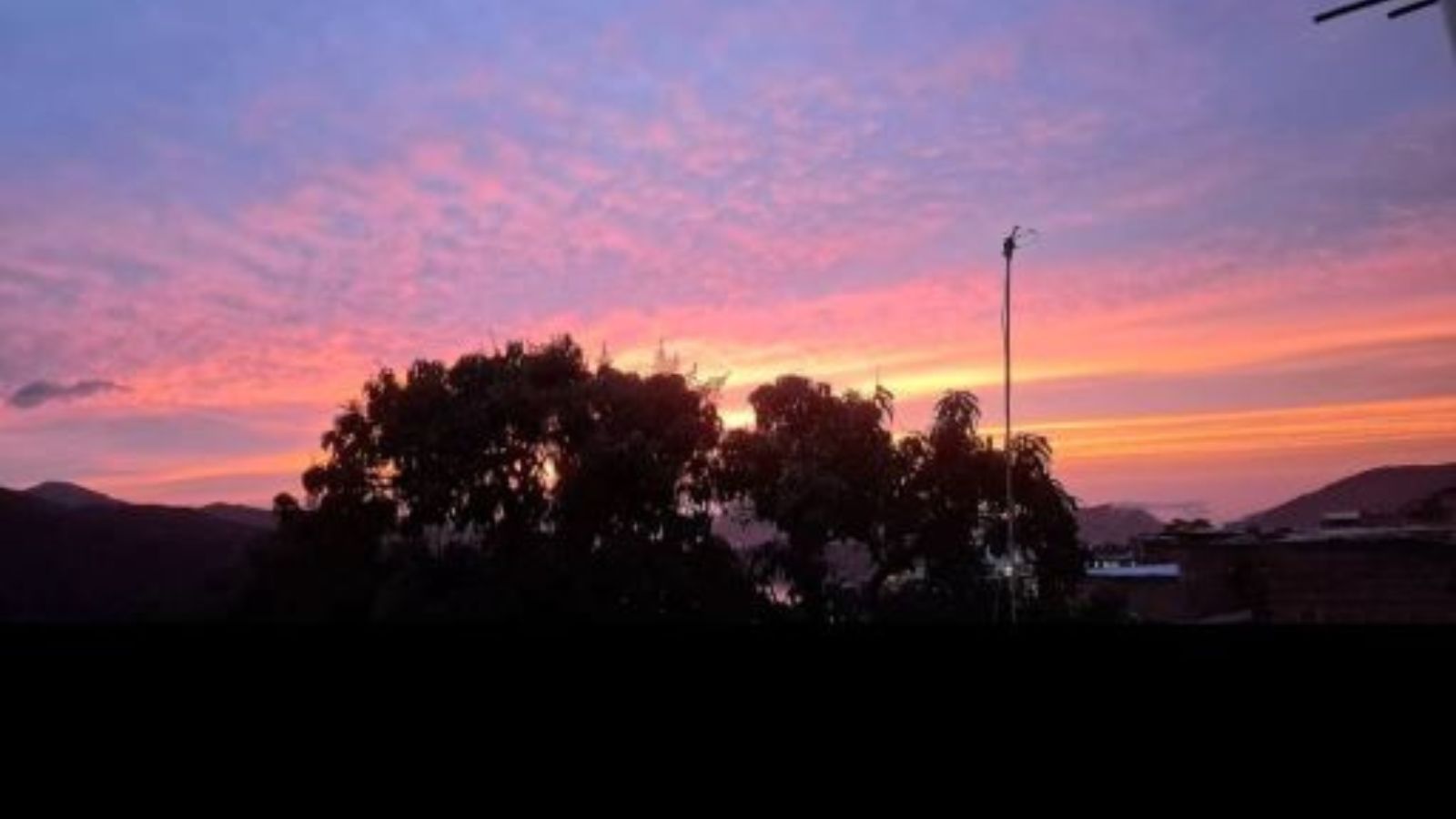 Cuando la noche tiene su encanto (2).jpg