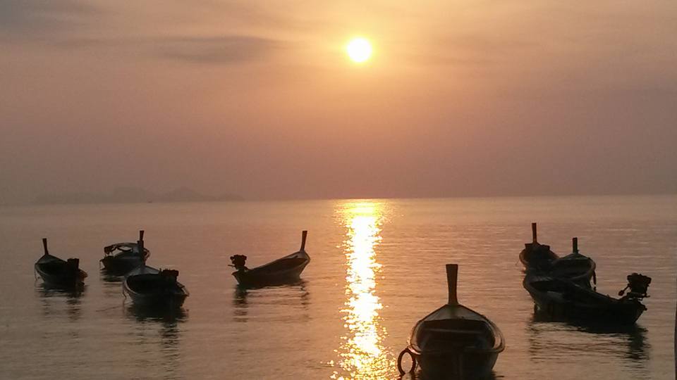 CGjRjqwv-Samet20sunset.jpg
