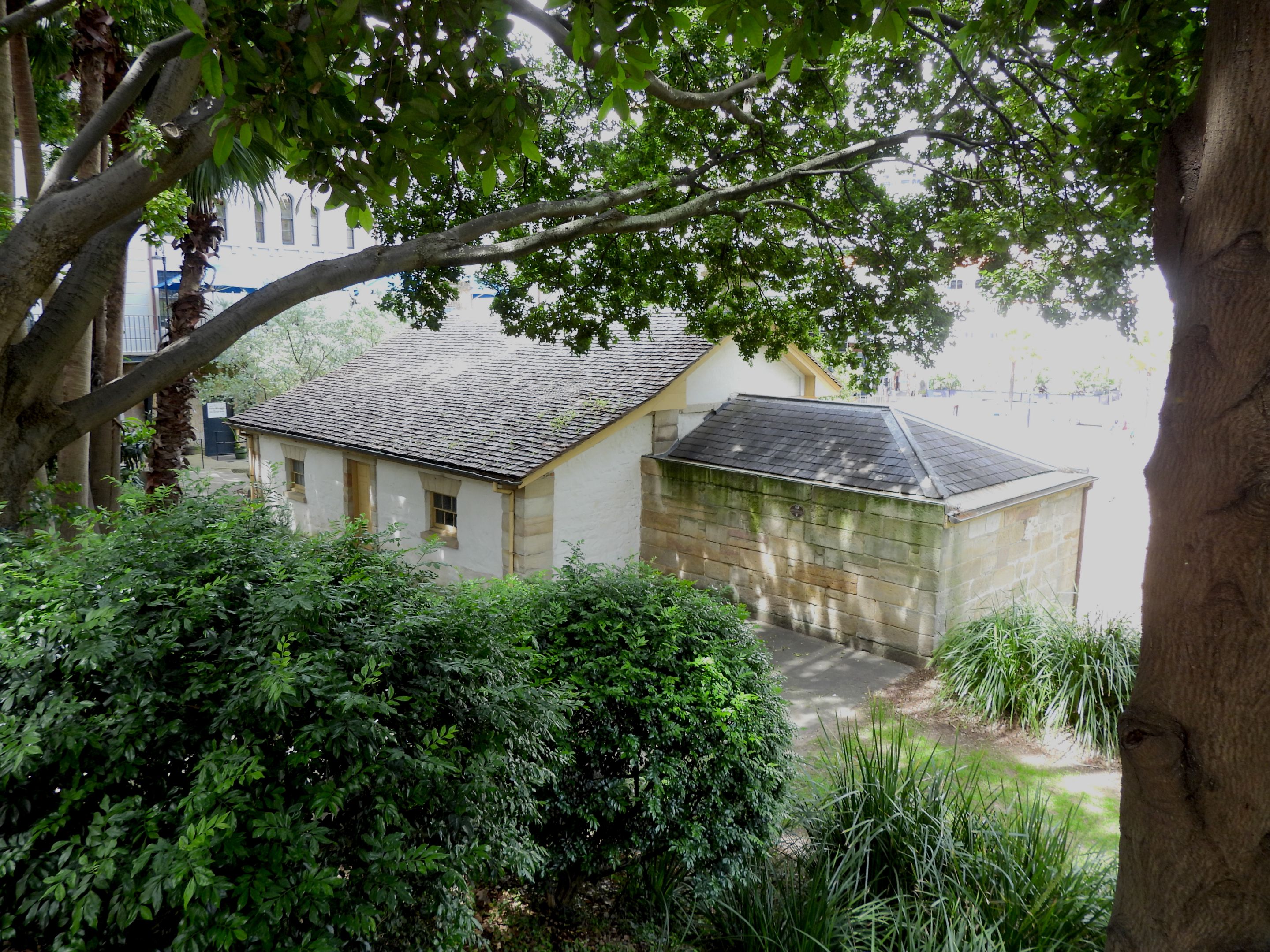 CADMANS COTTAGE3.JPG