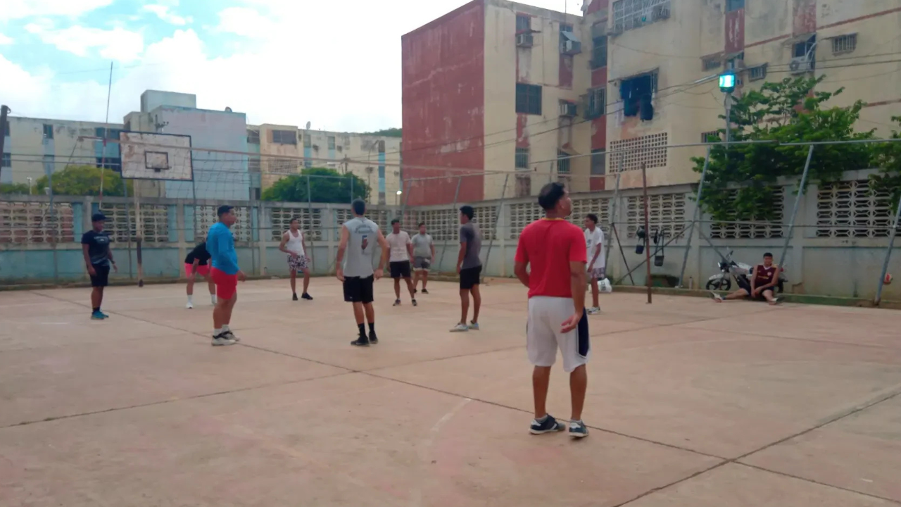 Copia de Voleibol en los Apartamentos Diversión y Esfuerzo”_20250919_003332_0000.png