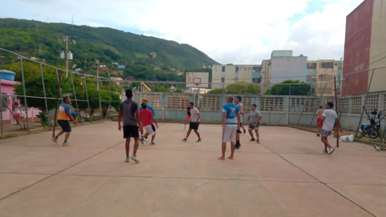 Copia de Voleibol en los Apartamentos Diversión y Esfuerzo”_20250919_003308_0000.png