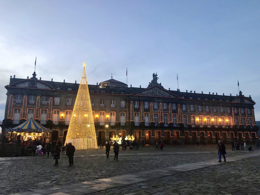 PlazaObradoiroChristmas2019.jpg