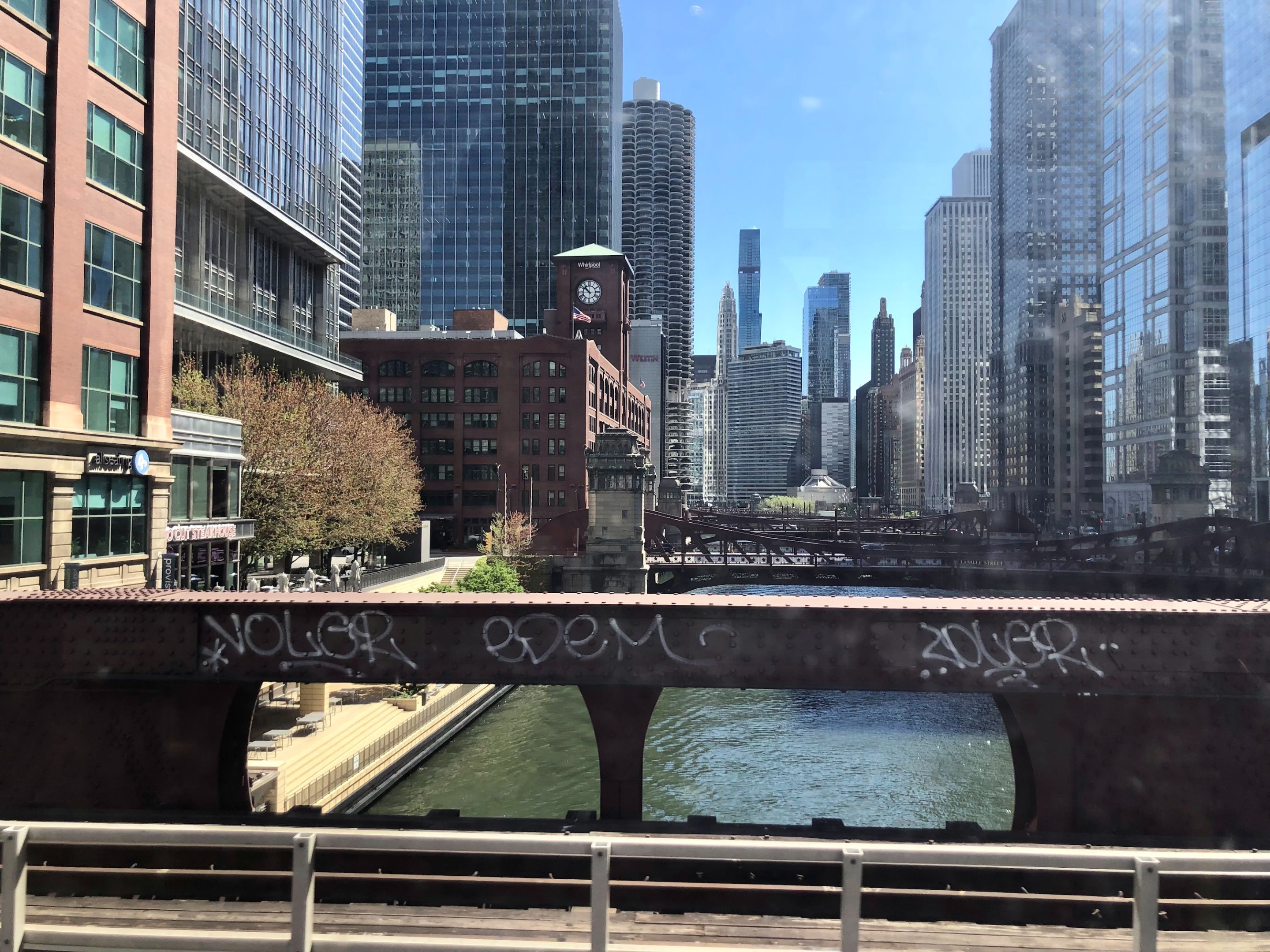 ChicagoLRide_10.jpg