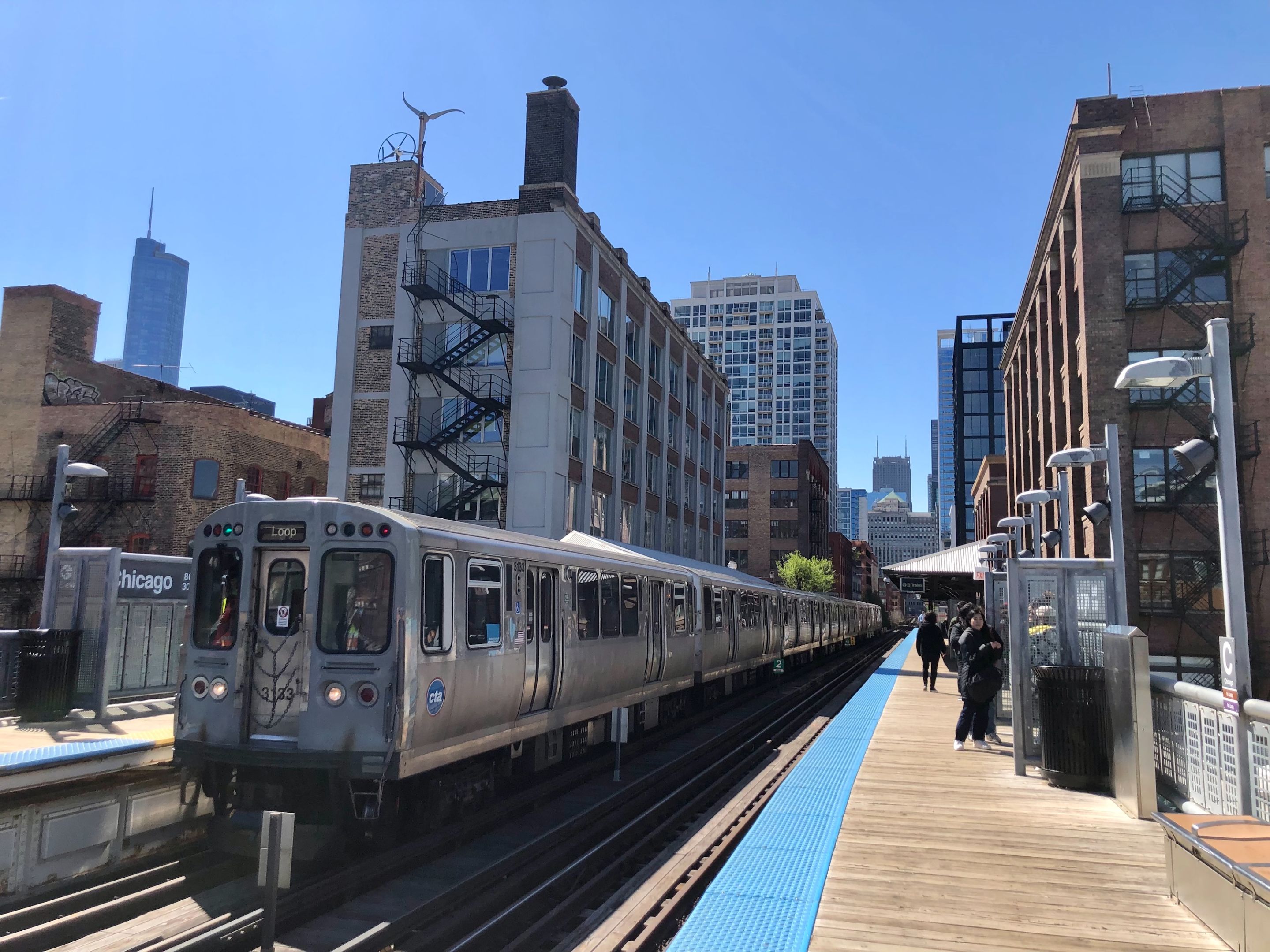 ChicagoLRide_4.jpg