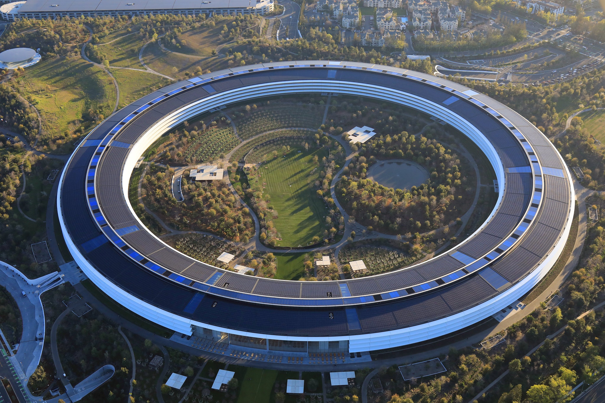 31applehq-01alt-superJumbo-605572173.jpg