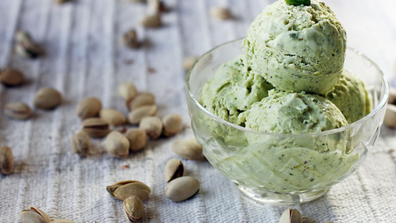 meHA9l7c-pistachio-ice-cream.jpg