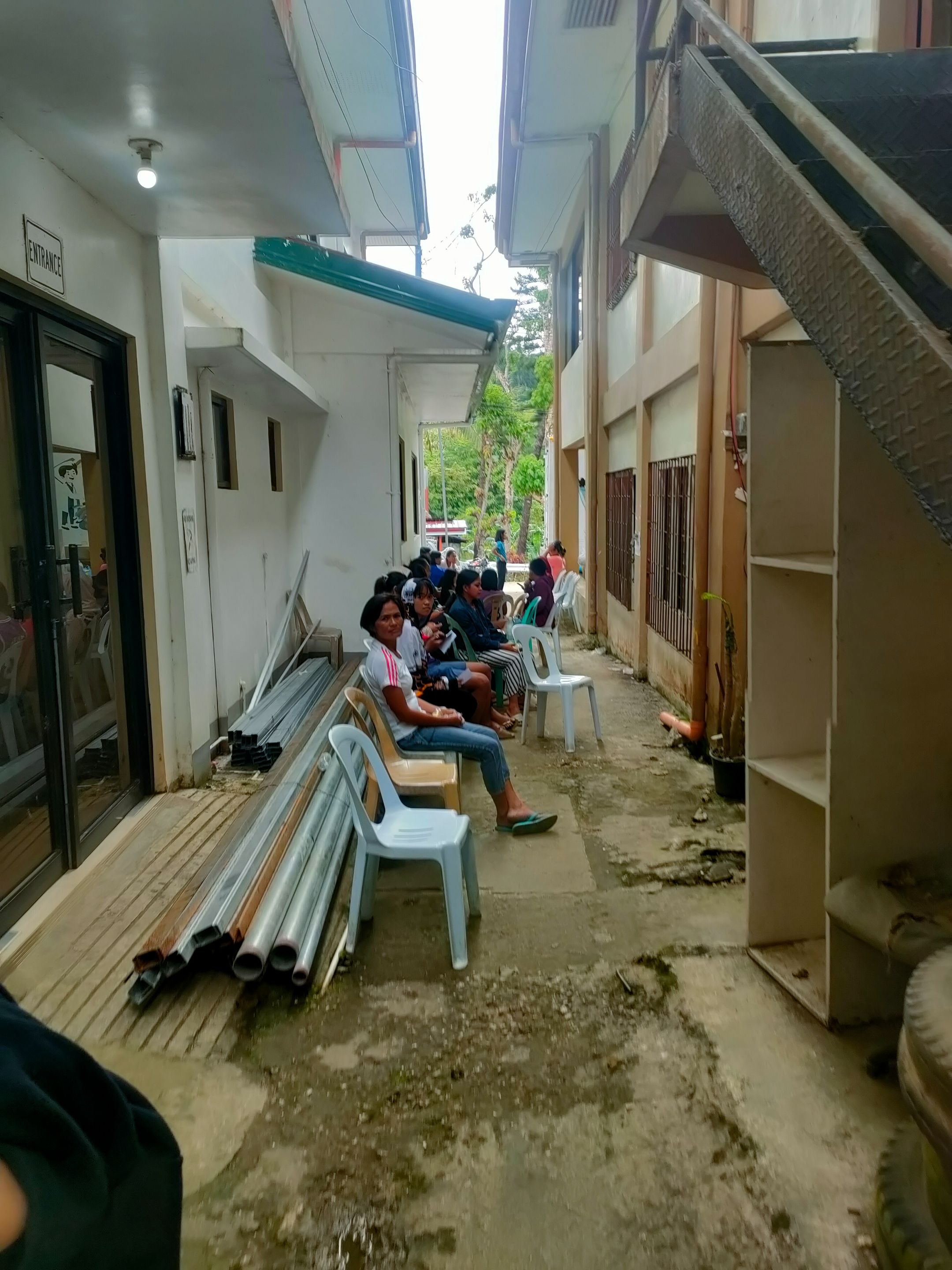 CLIENTS WAITING FOR THEIR TURN.jpg